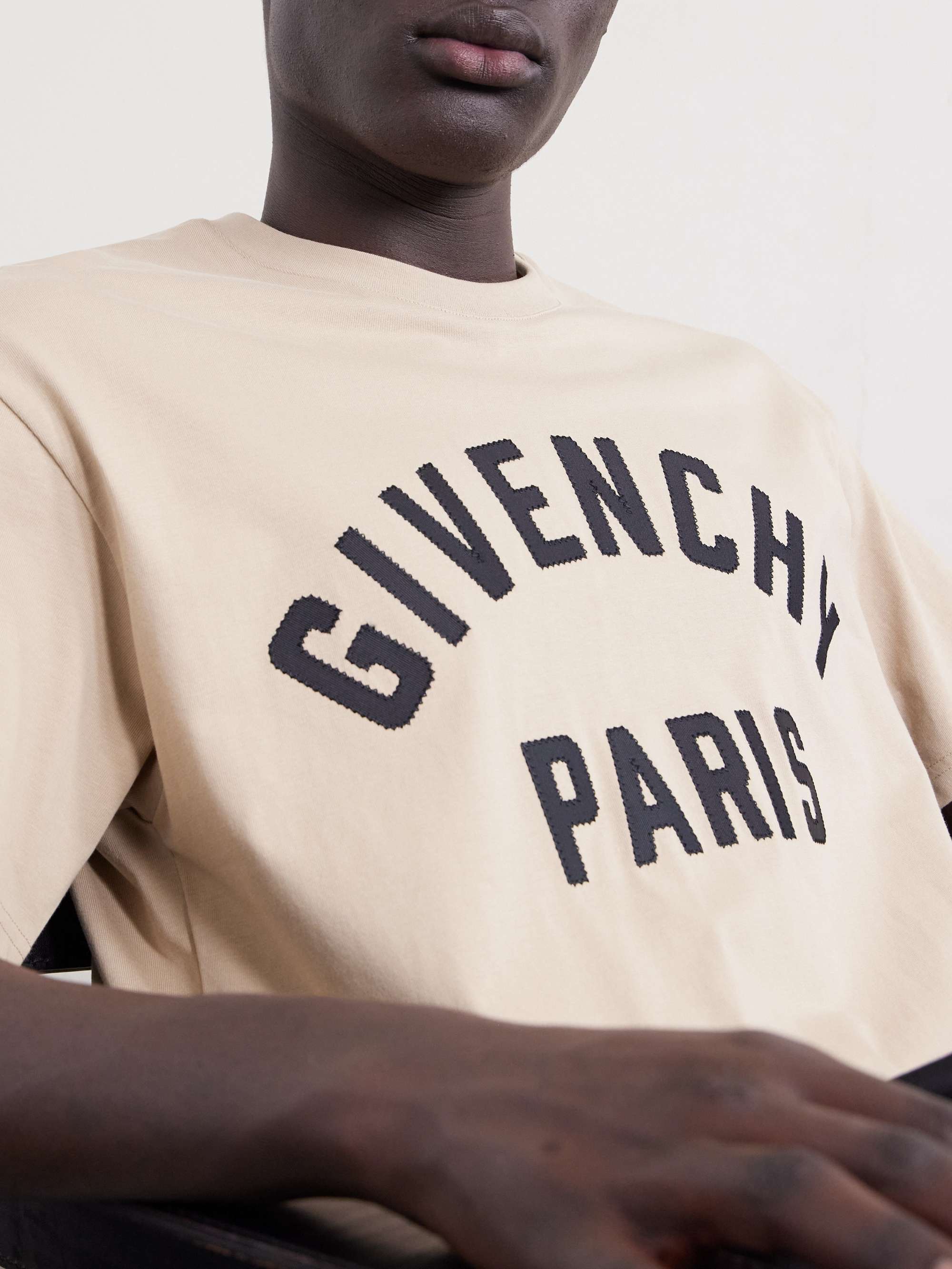 GIVENCHY 