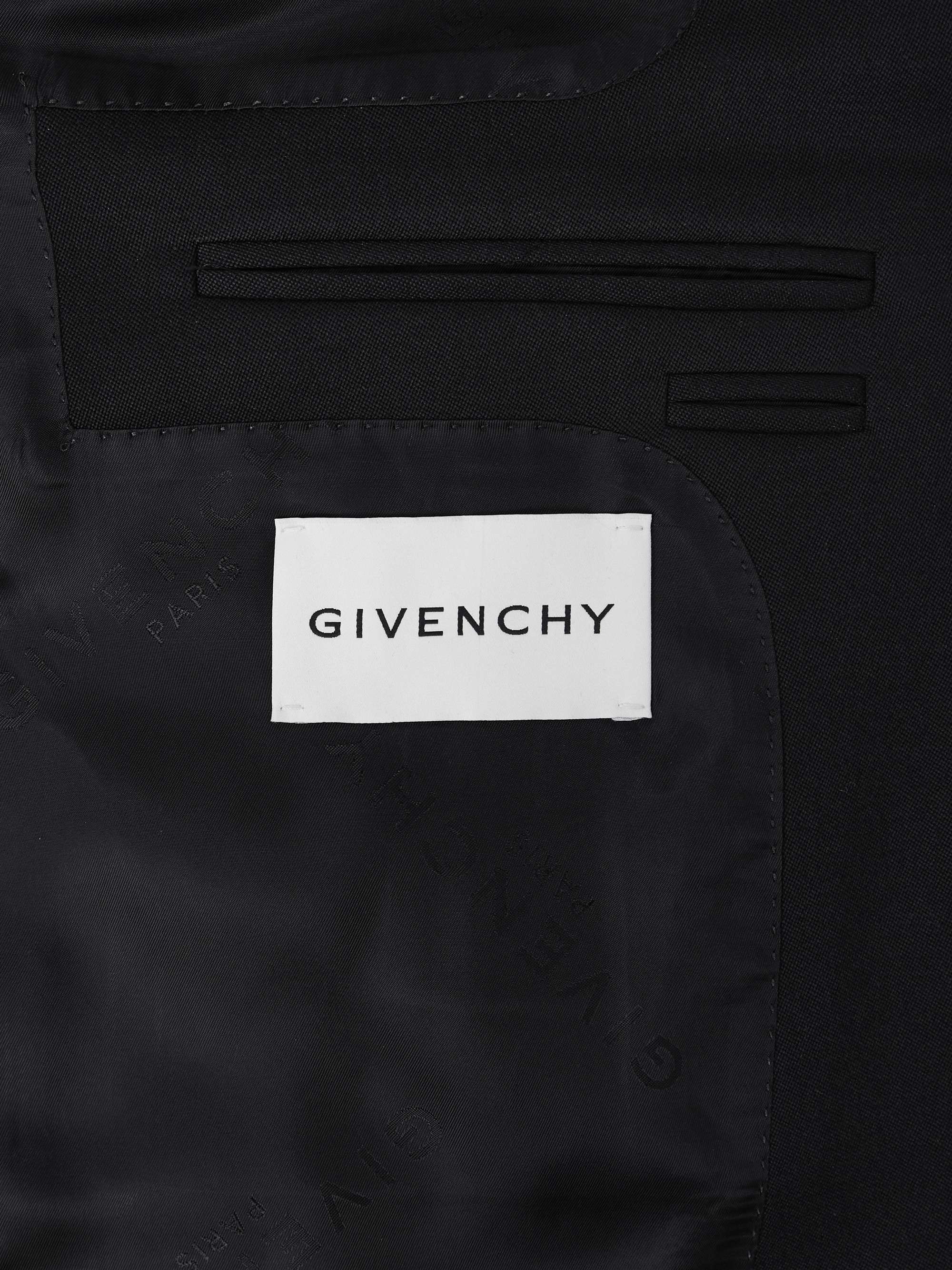 GIVENCHY 