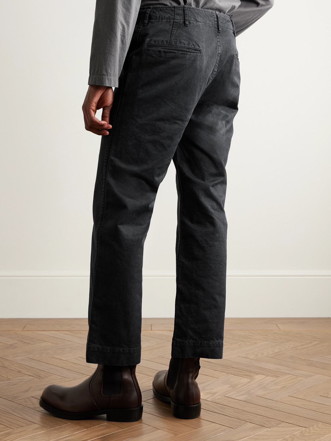 Auralee Finx Straight-leg Cropped Cotton-twill Chinos In Black