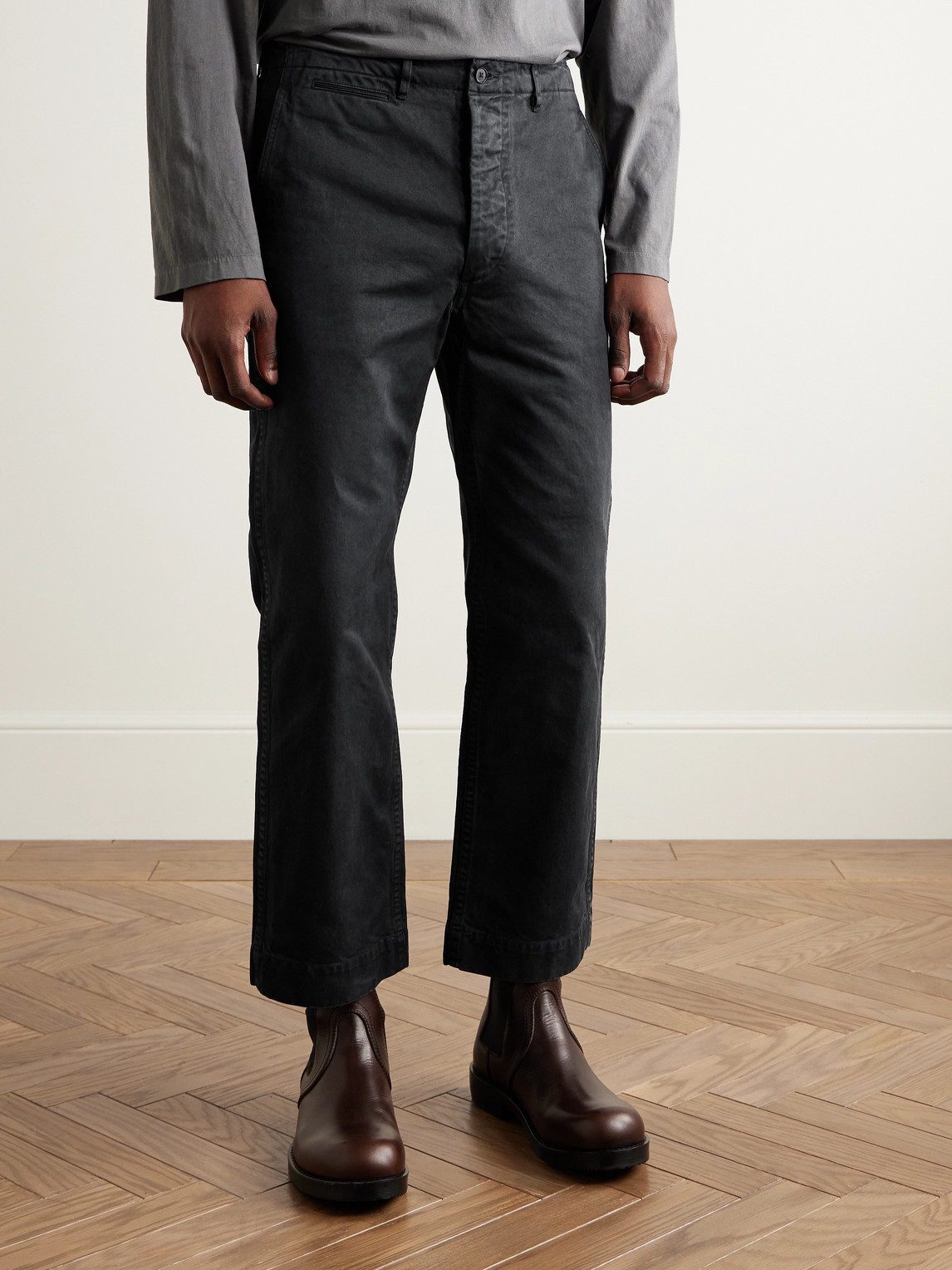 Auralee Finx Straight-leg Cropped Cotton-twill Chinos In Black