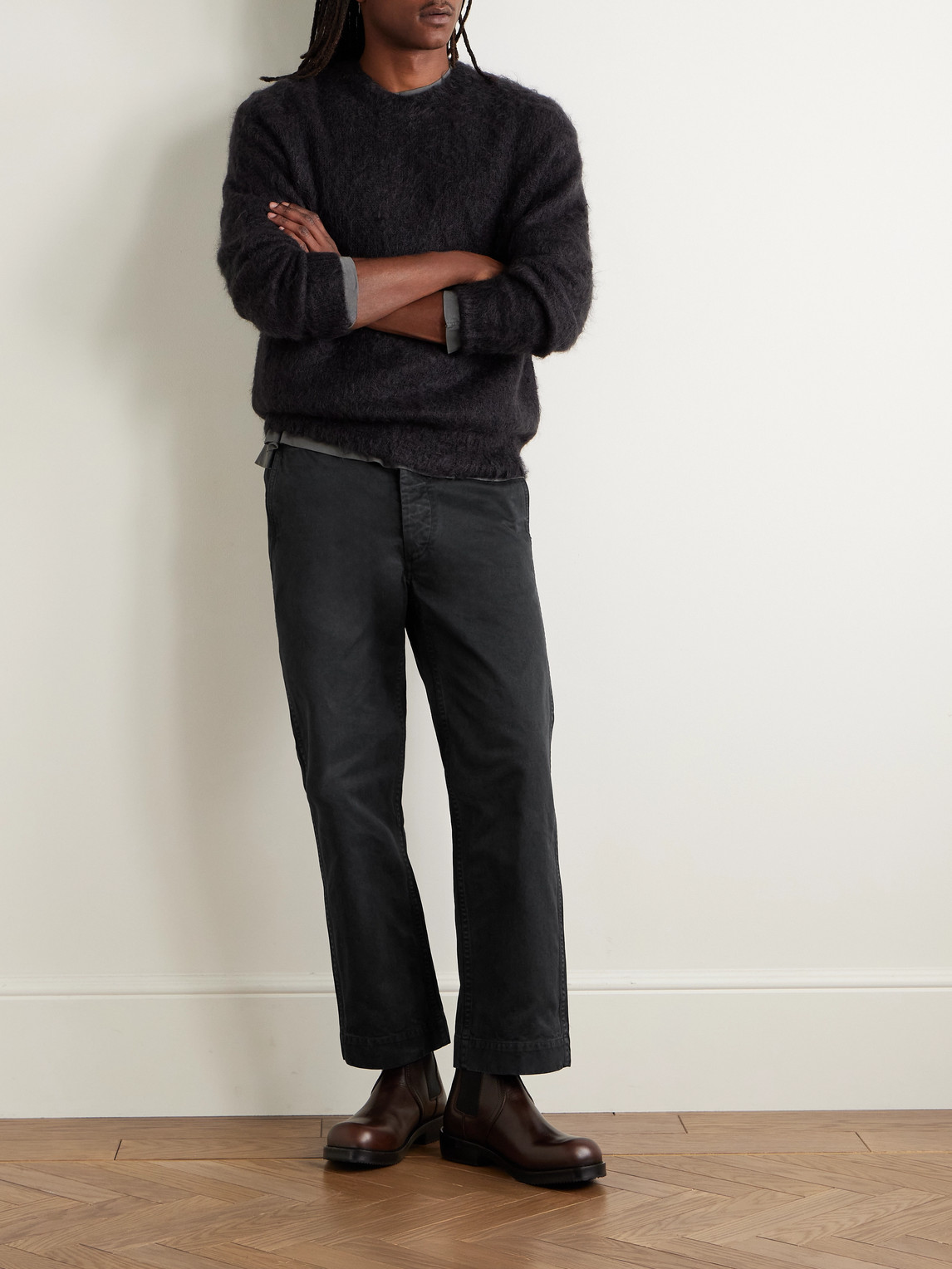 Auralee Finx Straight-leg Cropped Cotton-twill Chinos In Black
