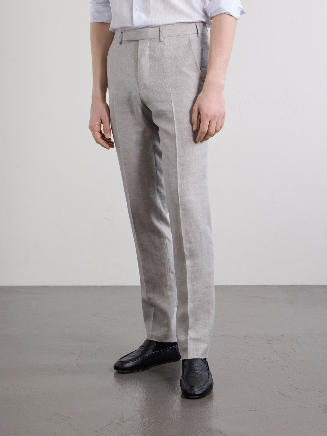 Tapered Pleated Wool, Linen Slim-Fit