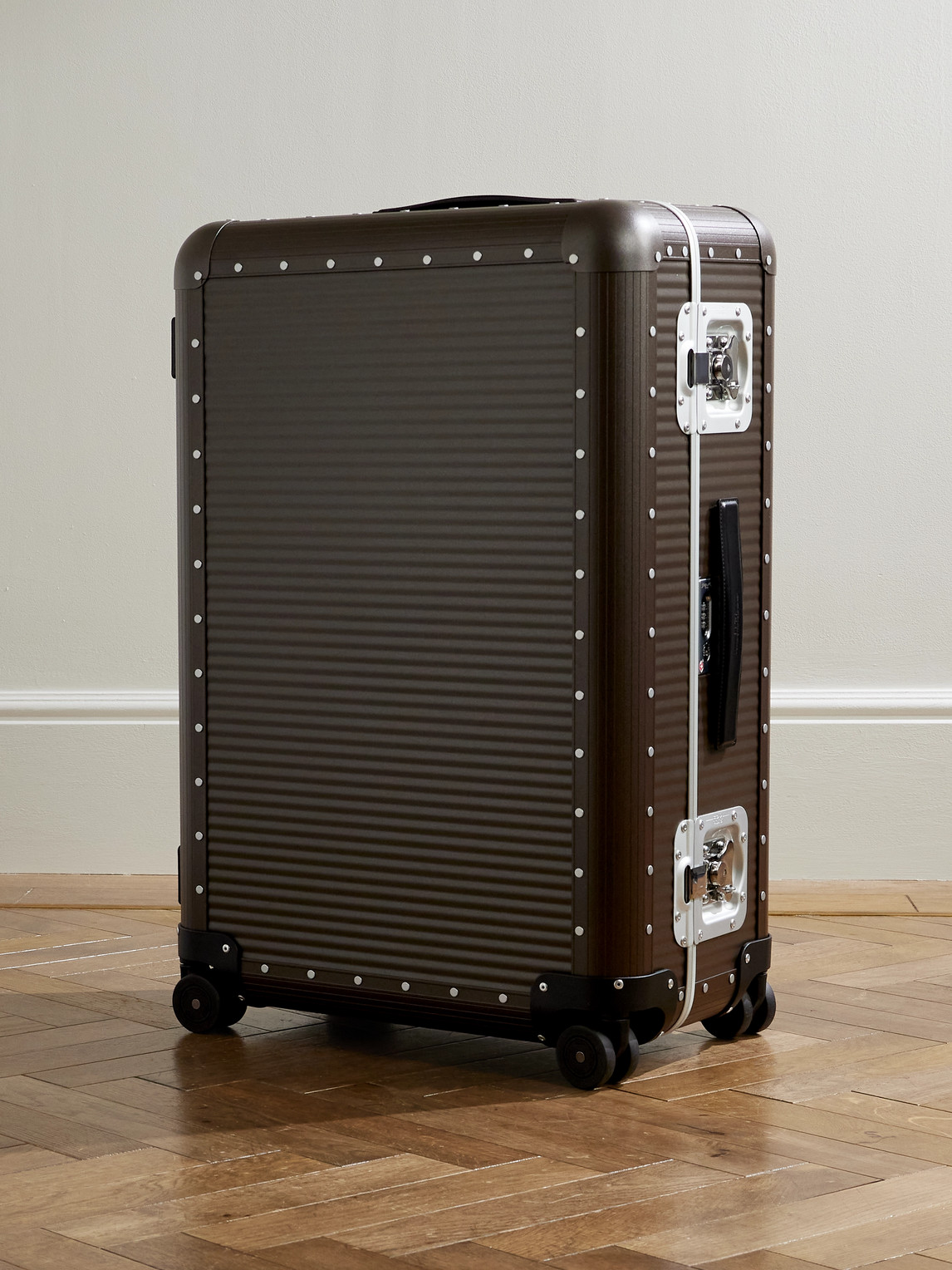 Fpm Milano Bank Spinner 76cm Leather-trimmed Polycarbonate And Aluminium Suitcase In Brown