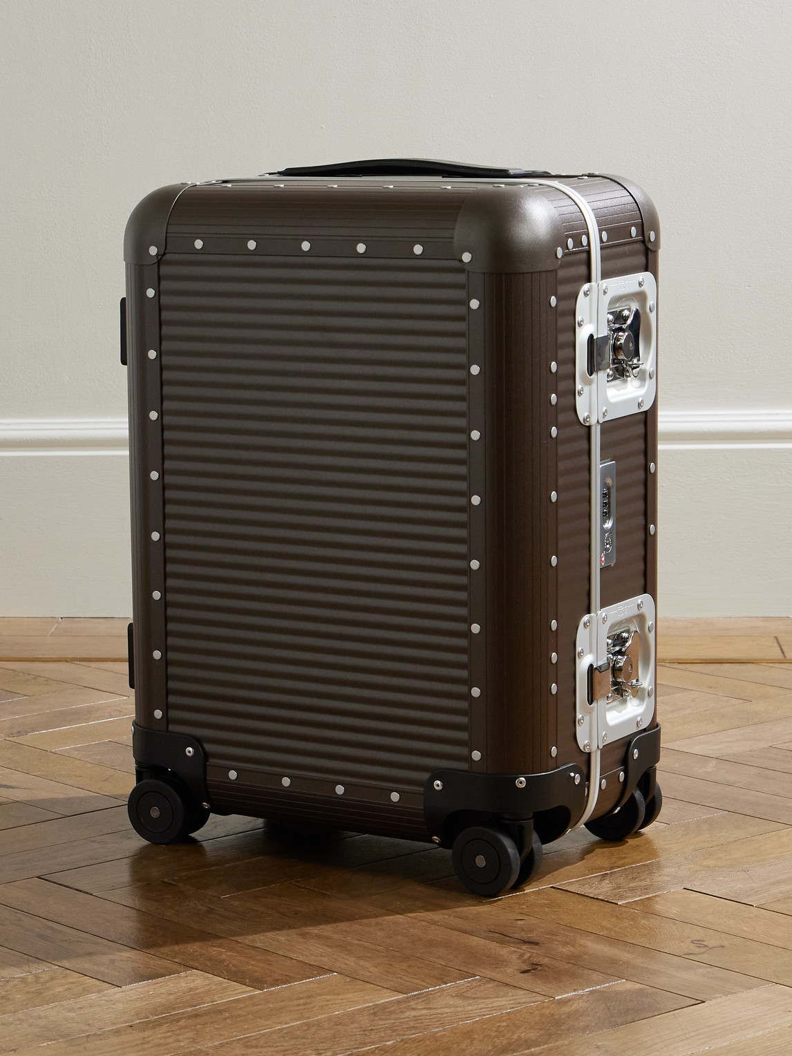 Fpm Milano Bank Spinner 55cm Rubber-trimmed Aluminum Suitcase In Brown