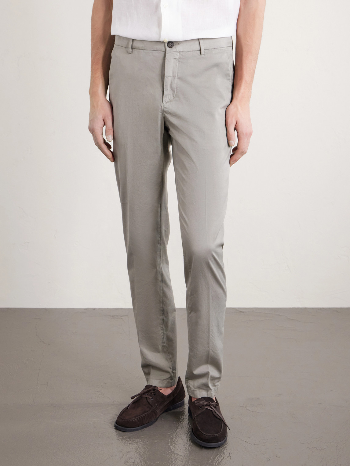 Straight-Leg Pleated Stretch Cotton And Silk-Blend Trousers