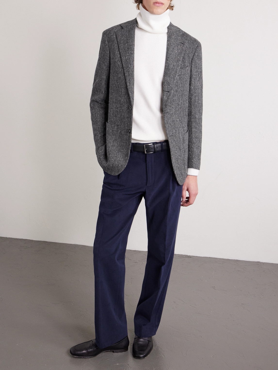 J. Mueser Waverly Herringbone Wool Blazer In Gray