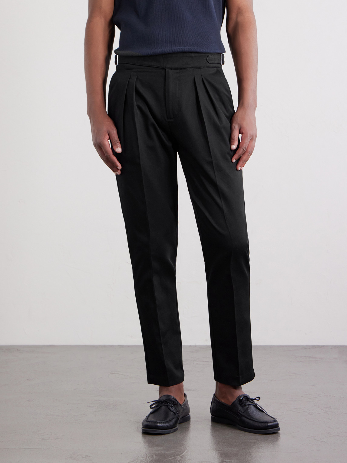 Mr P. - Steve Tapered Pleated Cotton Trousers