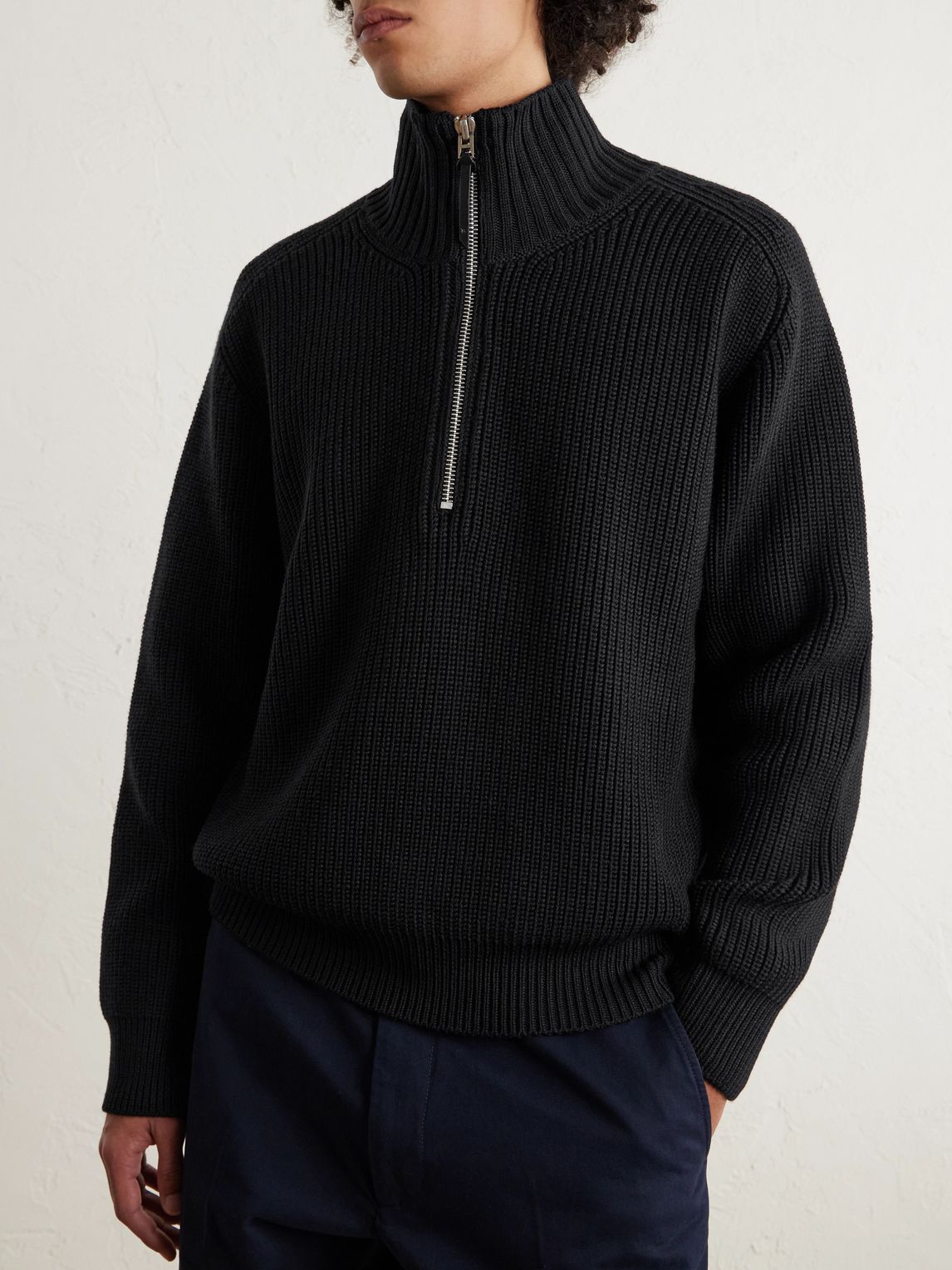 TOMFORD 리브드 메리노 울 하프 집 스웨터