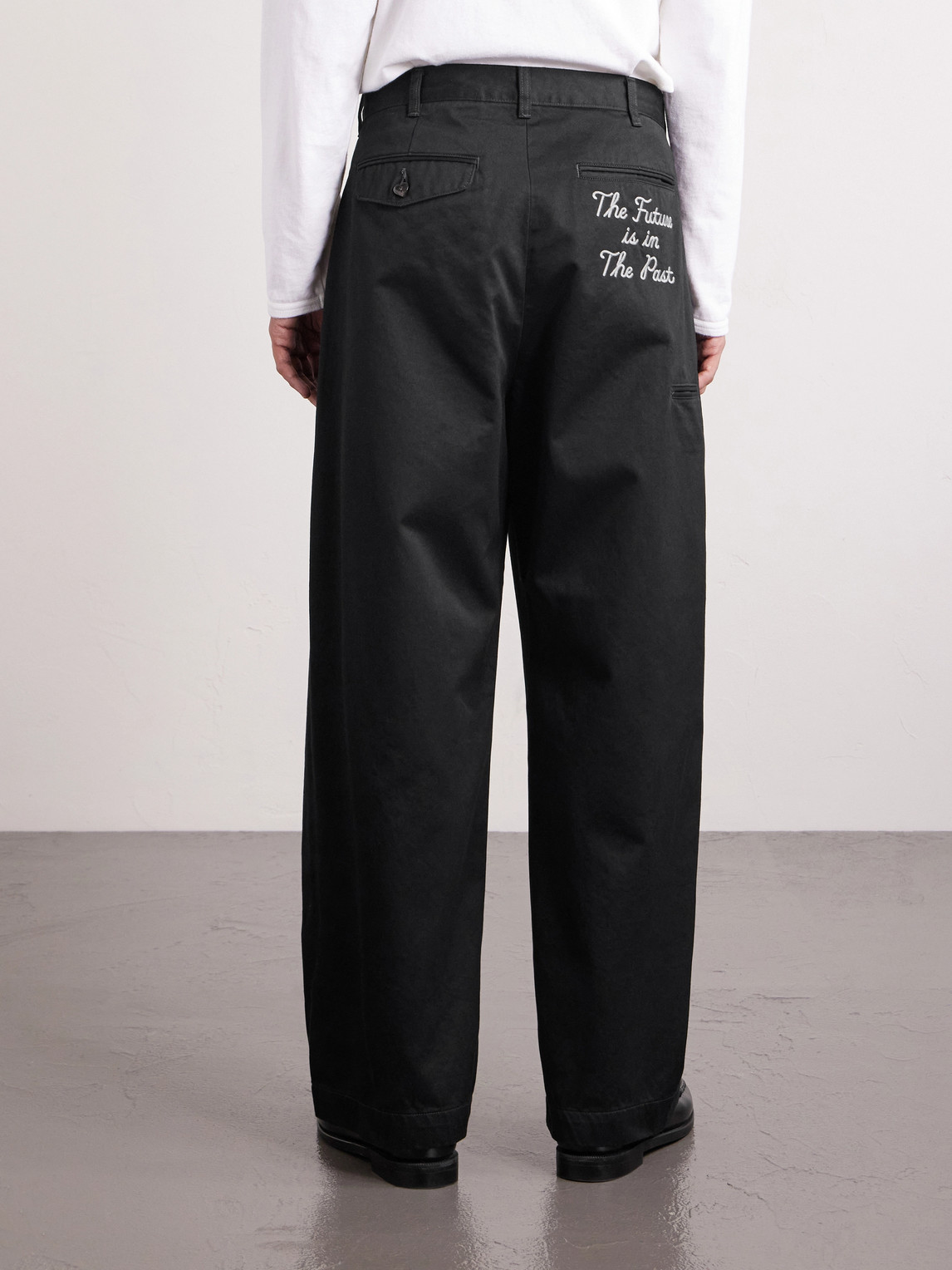 Wide-Leg Logo-Embroidered Pleated Cotton-Twill Chinos