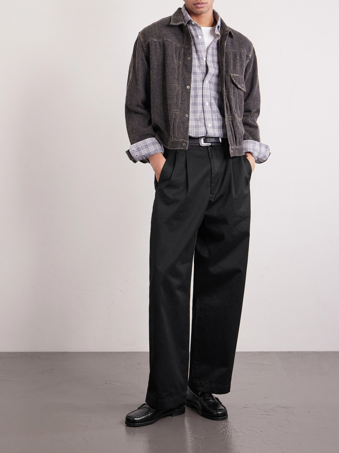 Wide-Leg Logo-Embroidered Pleated Cotton-Twill Chinos