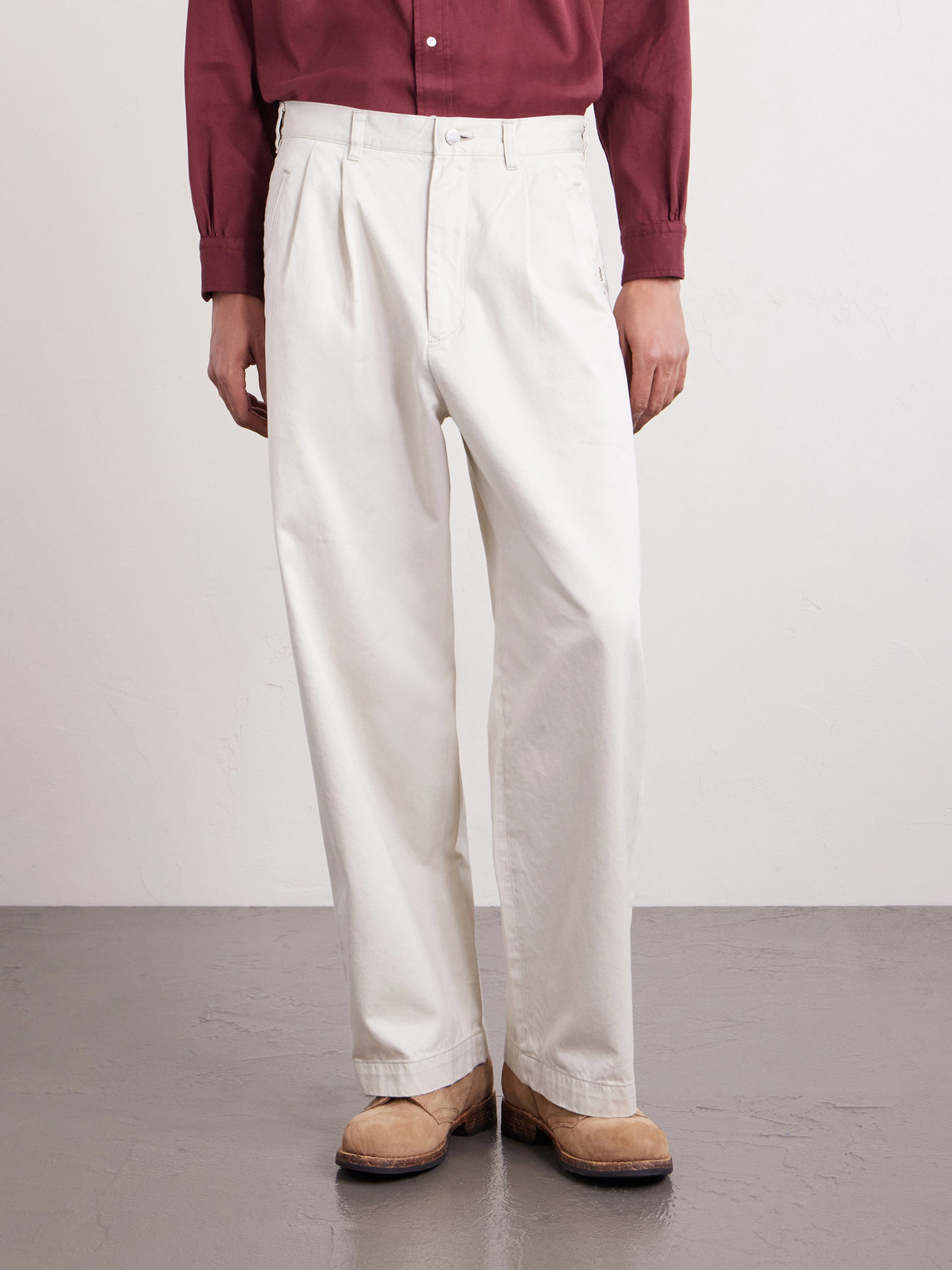 Wide-Leg Logo-Embroidered Pleated Cotton-Twill Chinos