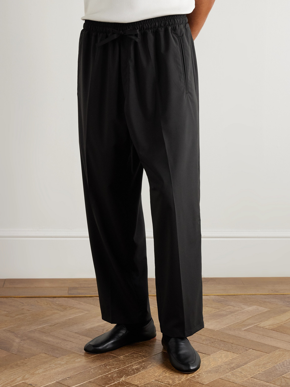Umit Benan Julian Straight-leg Virgin Wool Drawstring Trousers In Black