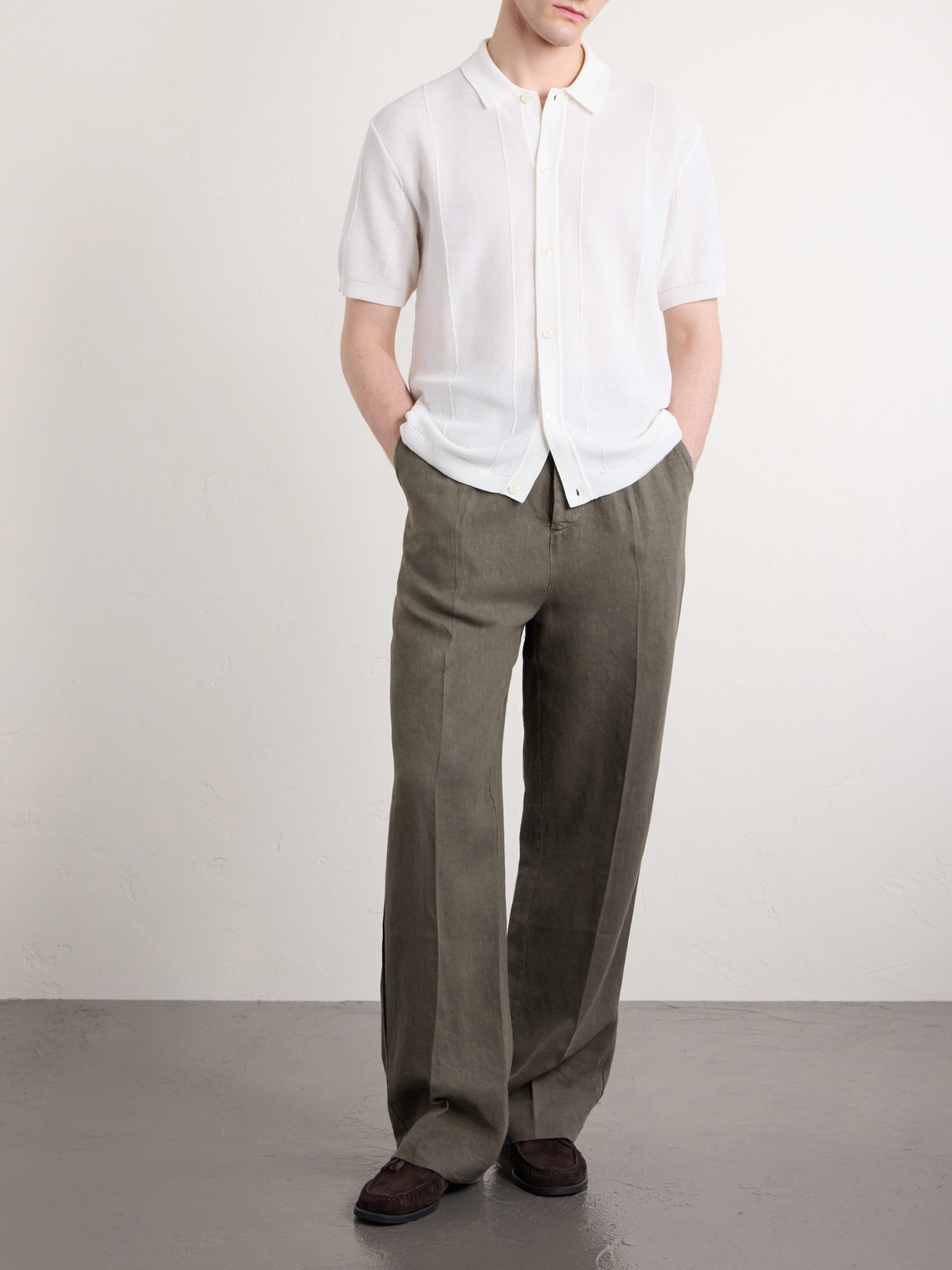 Straight-Leg Pleated Linen Trousers