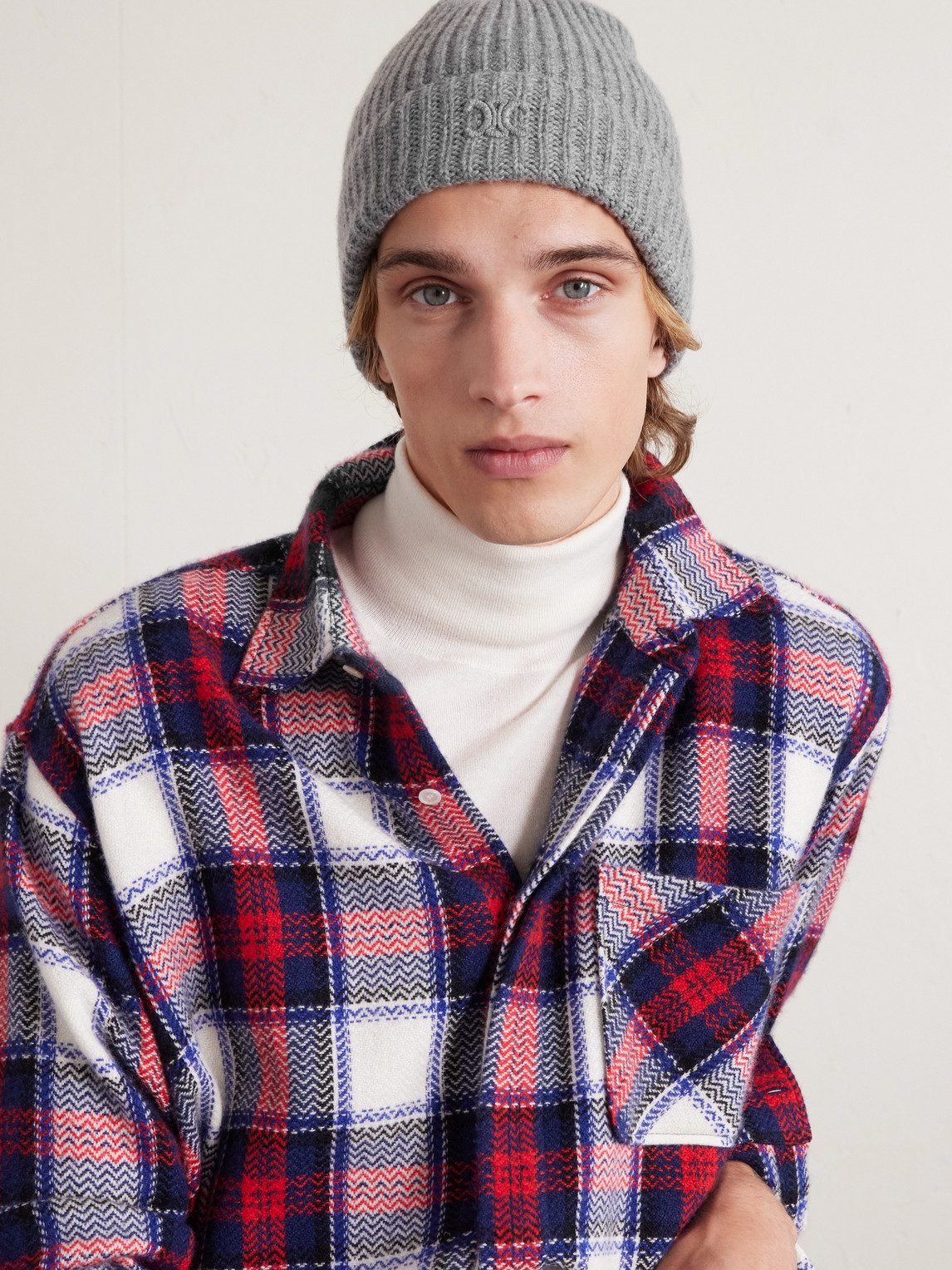 Celine Logo-embroidered Ribbed Cashmere Beanie In Gray