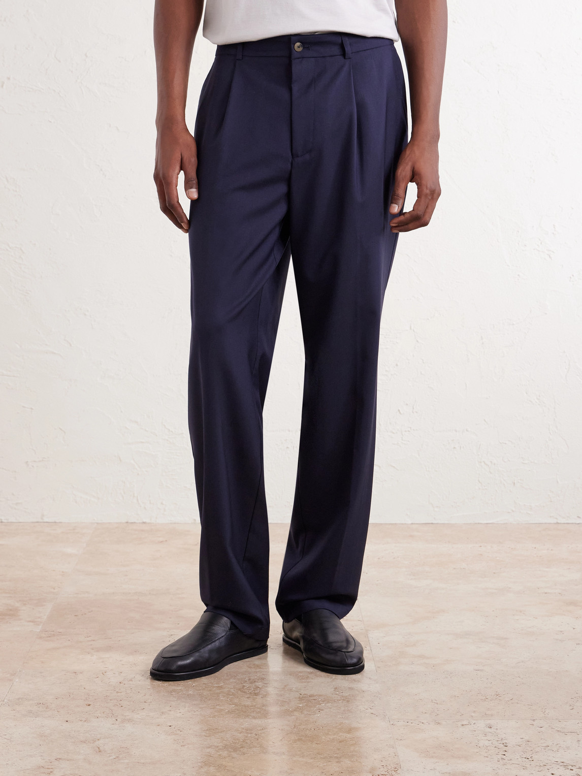 Straight-Leg Pleated Super 130S Wool Suit Trousers