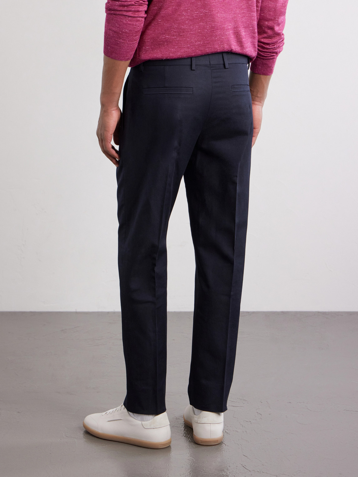 Straight-Leg Pleated Cotton And Linen-Blend Trousers