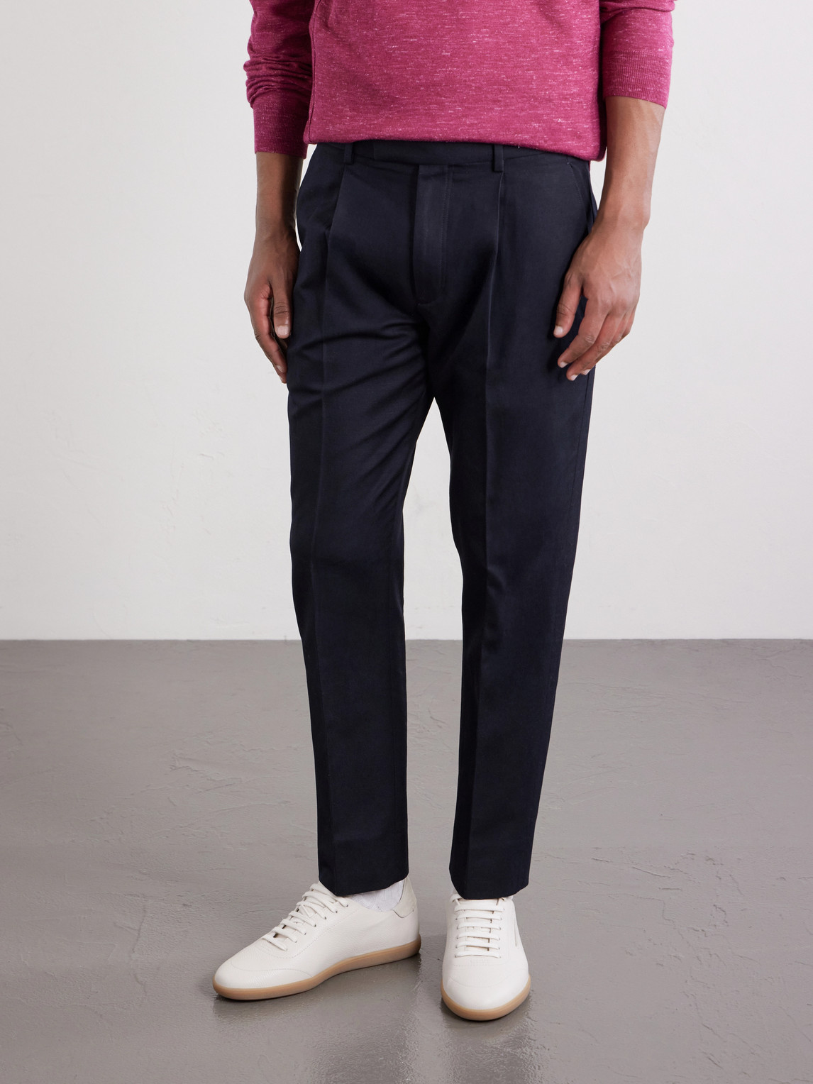 Straight-Leg Pleated Cotton And Linen-Blend Trousers