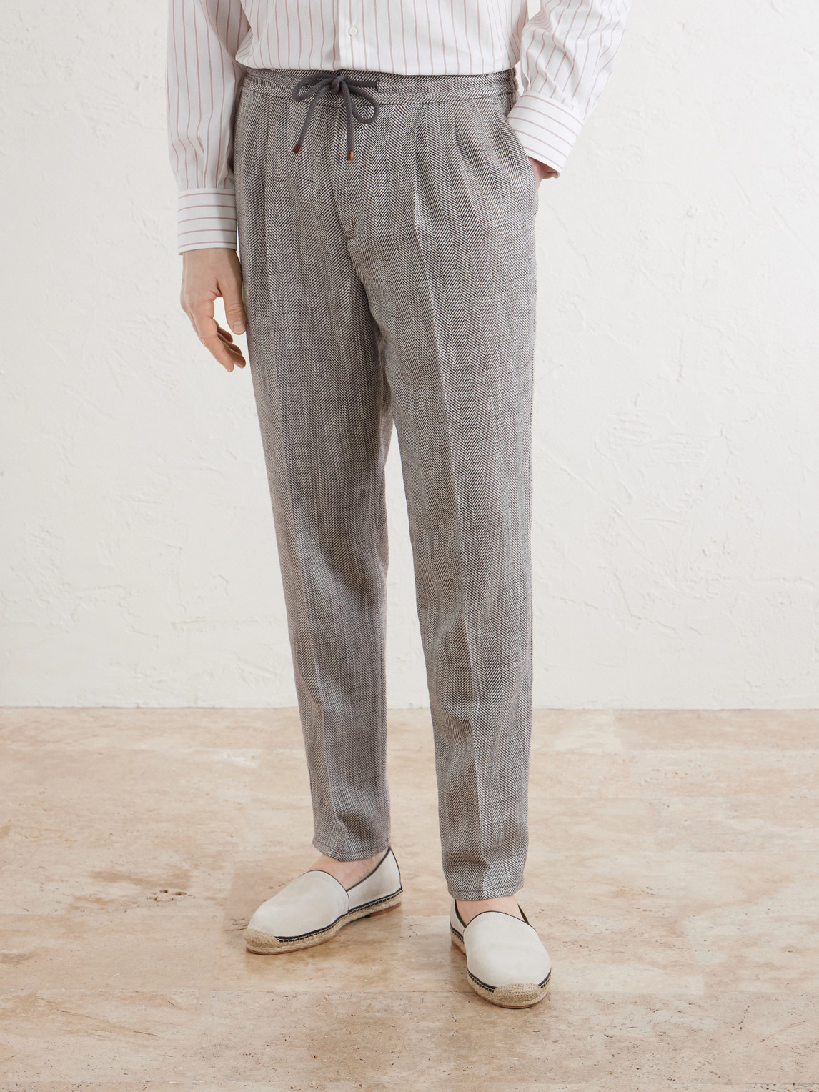  Brunello Cucinelli - Straight-leg Pleated Herringbone Trousers - Men - Brown - It 44 