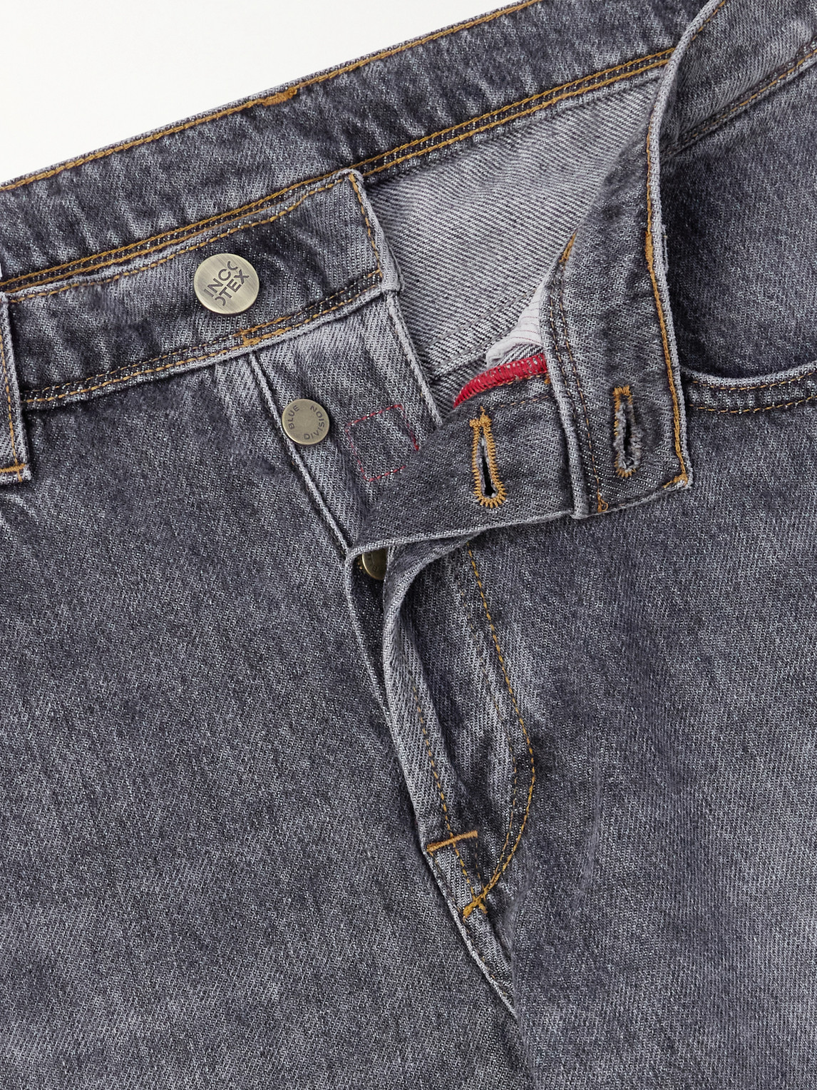 Tapered Jeans