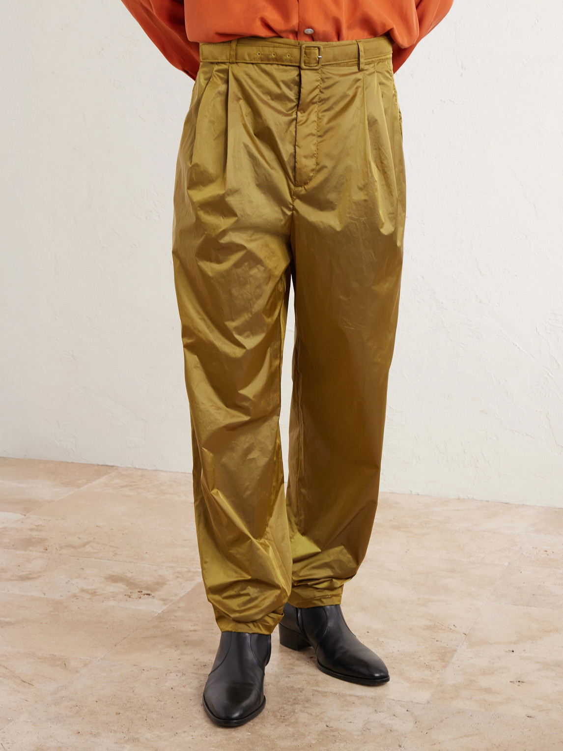  Saint Laurent - Tapered Belted Pleated Shell Trousers - Men - Green - It 48 