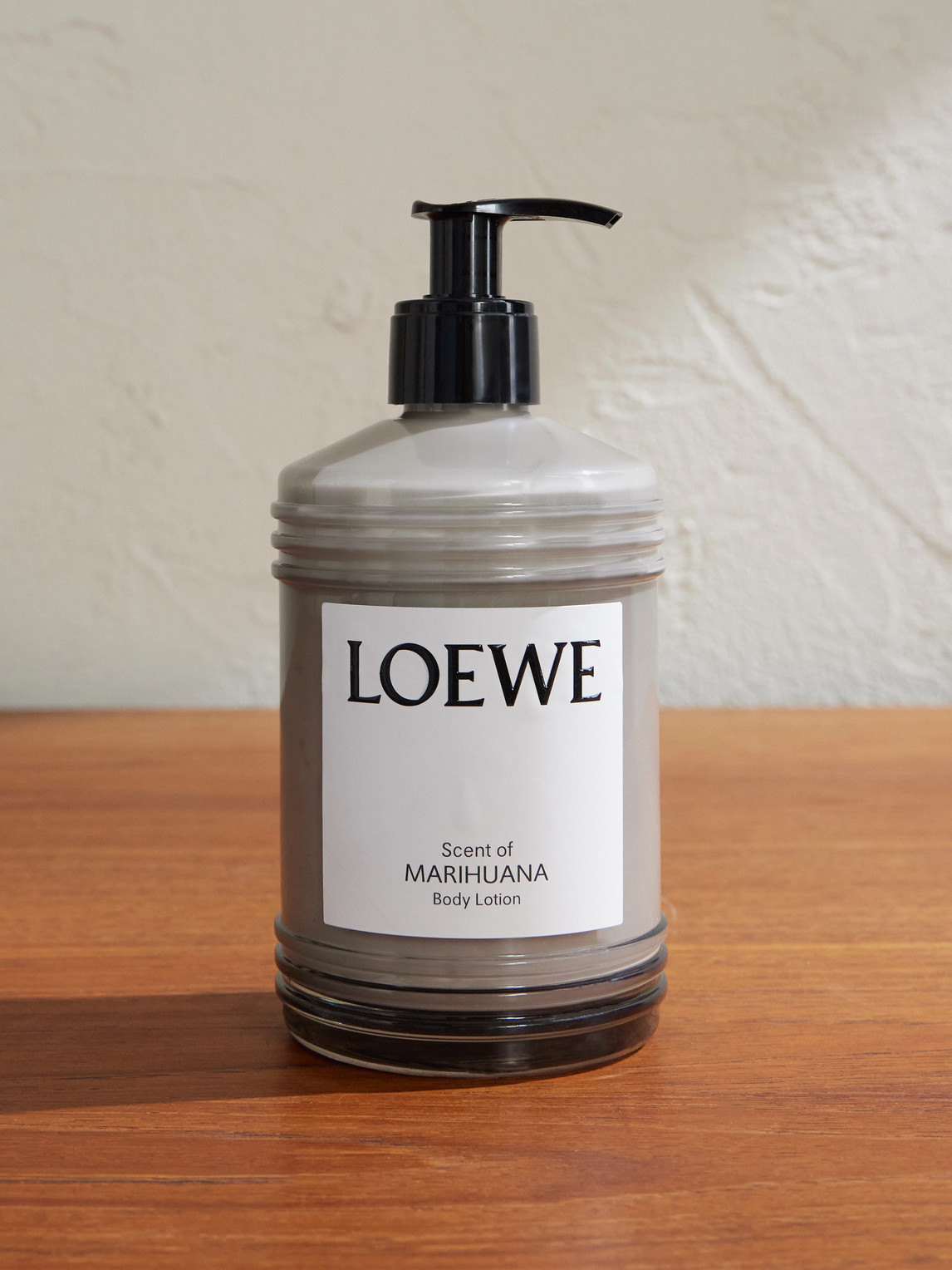 Loewe Perfumes Scent Of Marihuana Body Lotion, 360ml In Green