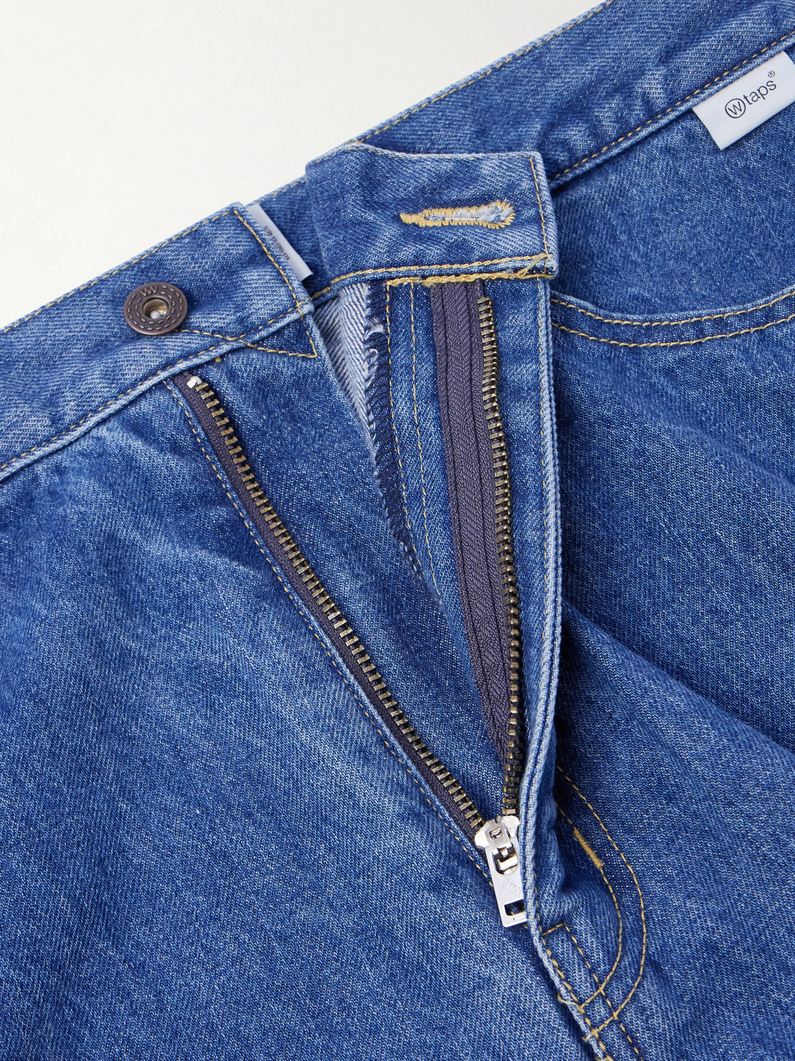 Wide-Leg Jeans