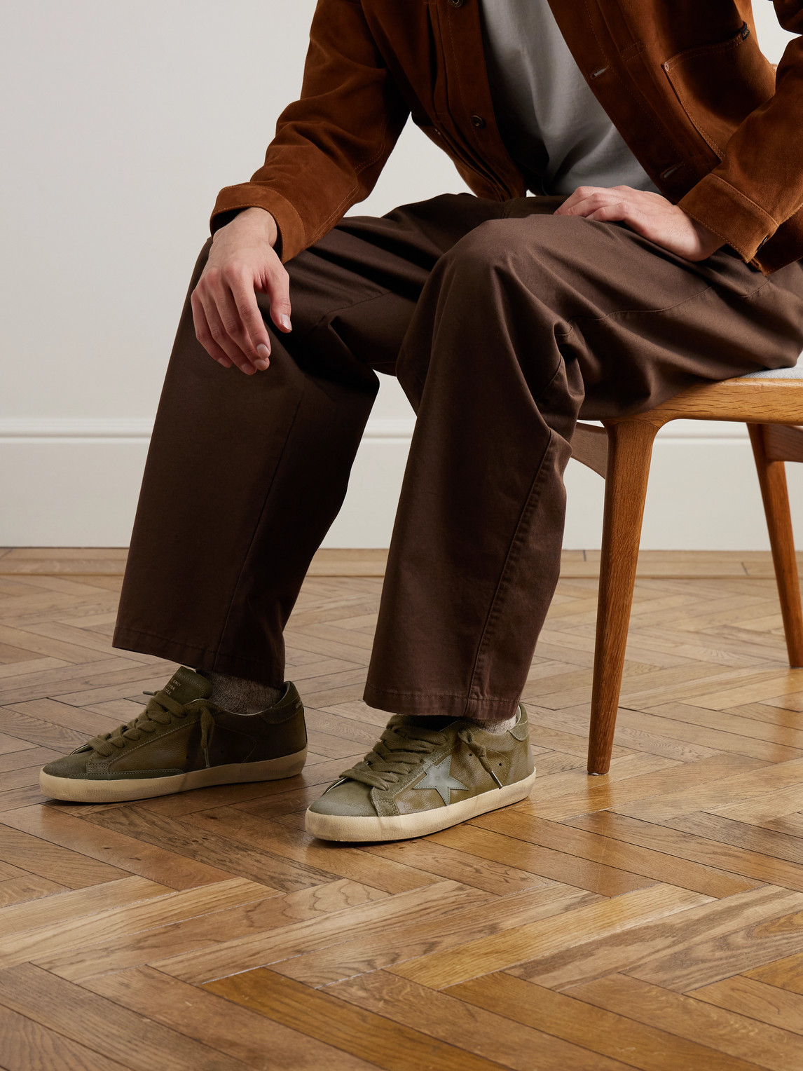 Golden Goose Super-Star Distressed Suede-Trimmed Full-Grain Leather Sneakers EU 40