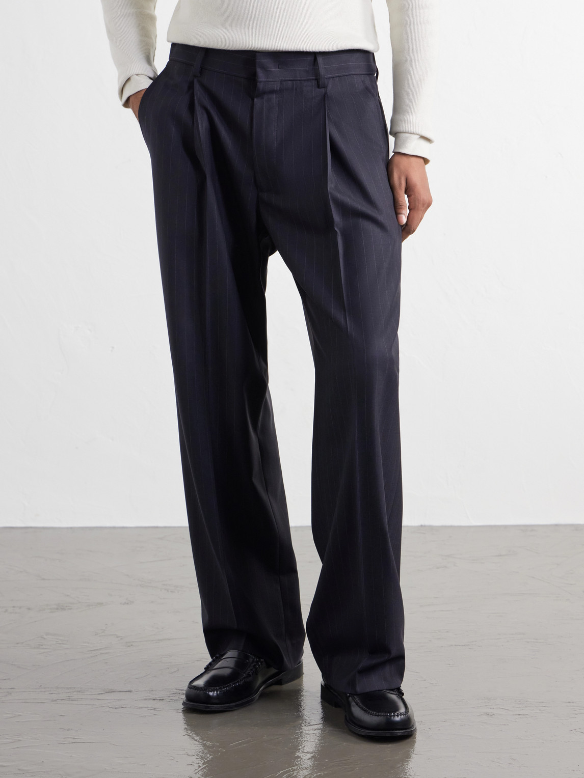 Kay 10037 Wide-Leg Pleated Pinstriped Woven Trousers