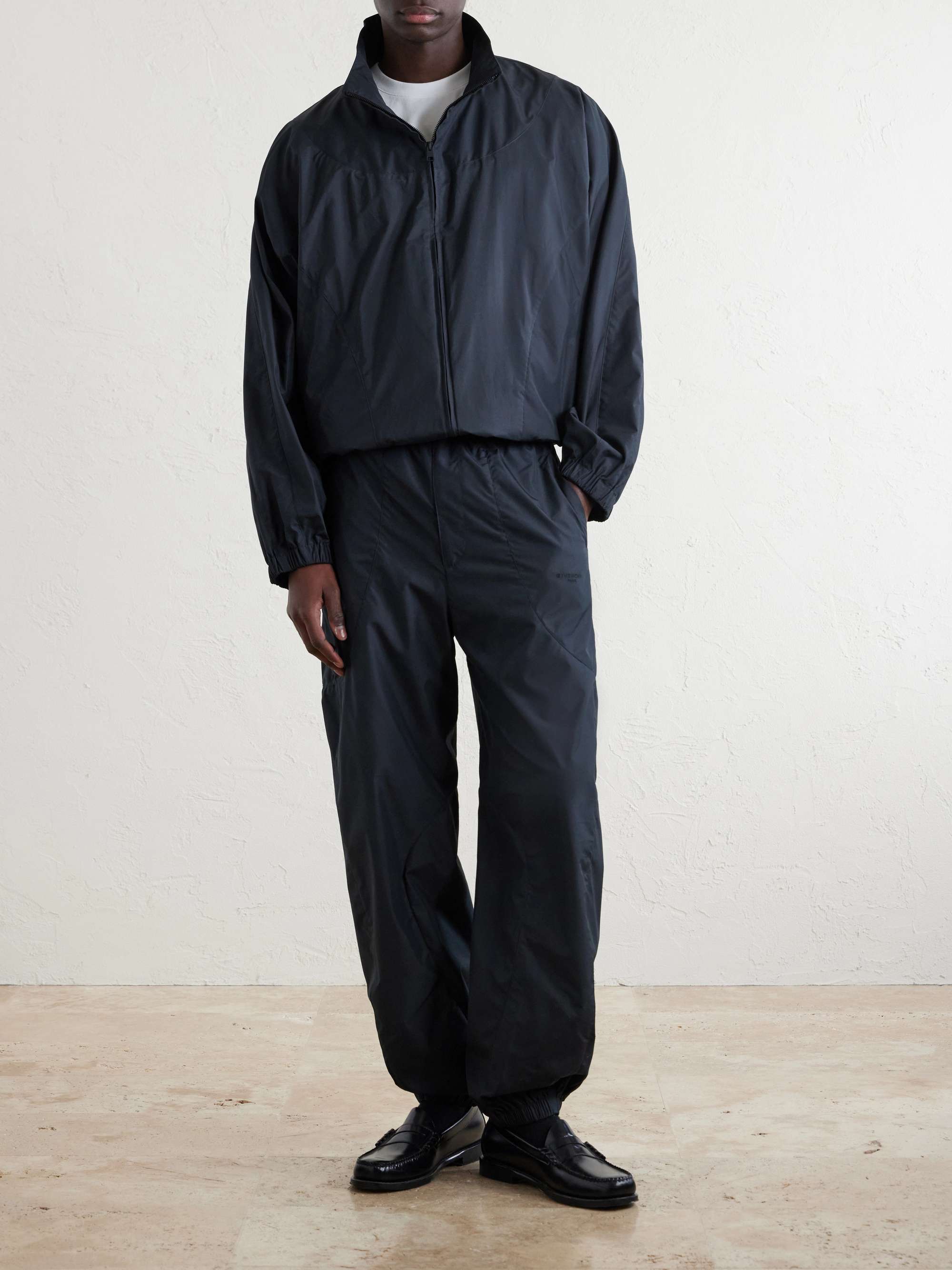 GIVENCHY 