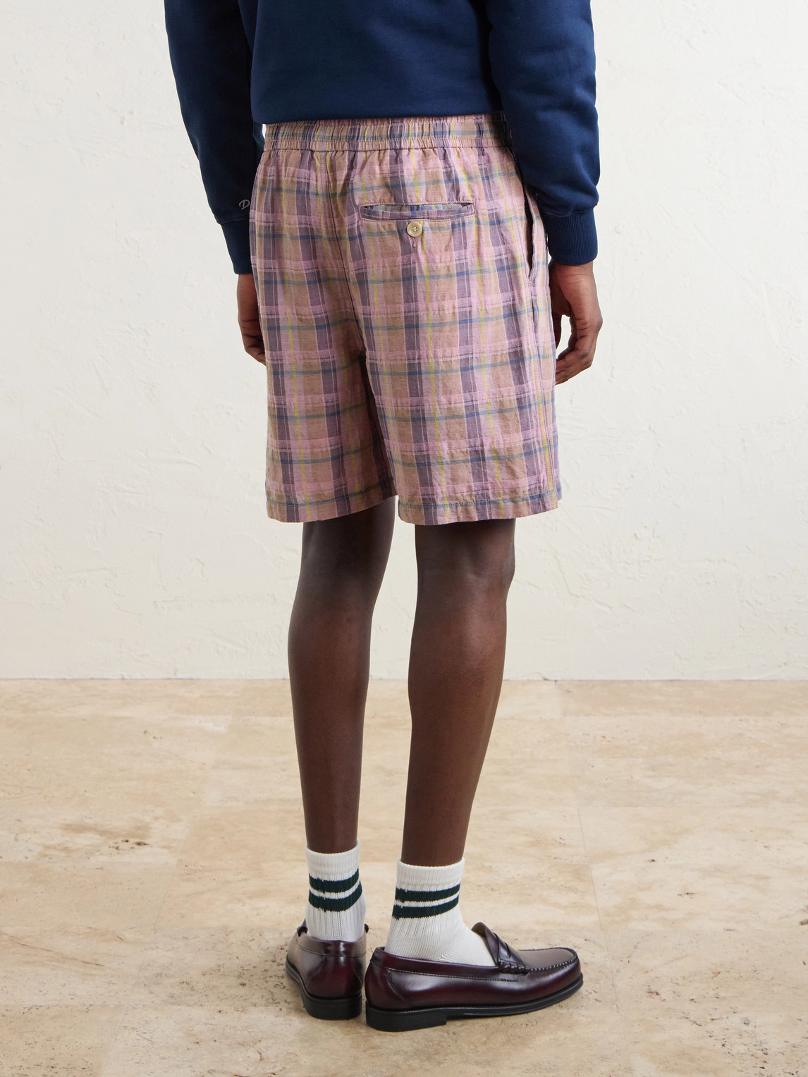 Drake's Straight-Leg Checked Linen And Cotton-Blend Drawstring Shorts - Men | Thumbnail 4 Drake's Straight-Leg Checked Linen And Cotton-Blend Drawstring Shorts - Men | Thumbnail 4