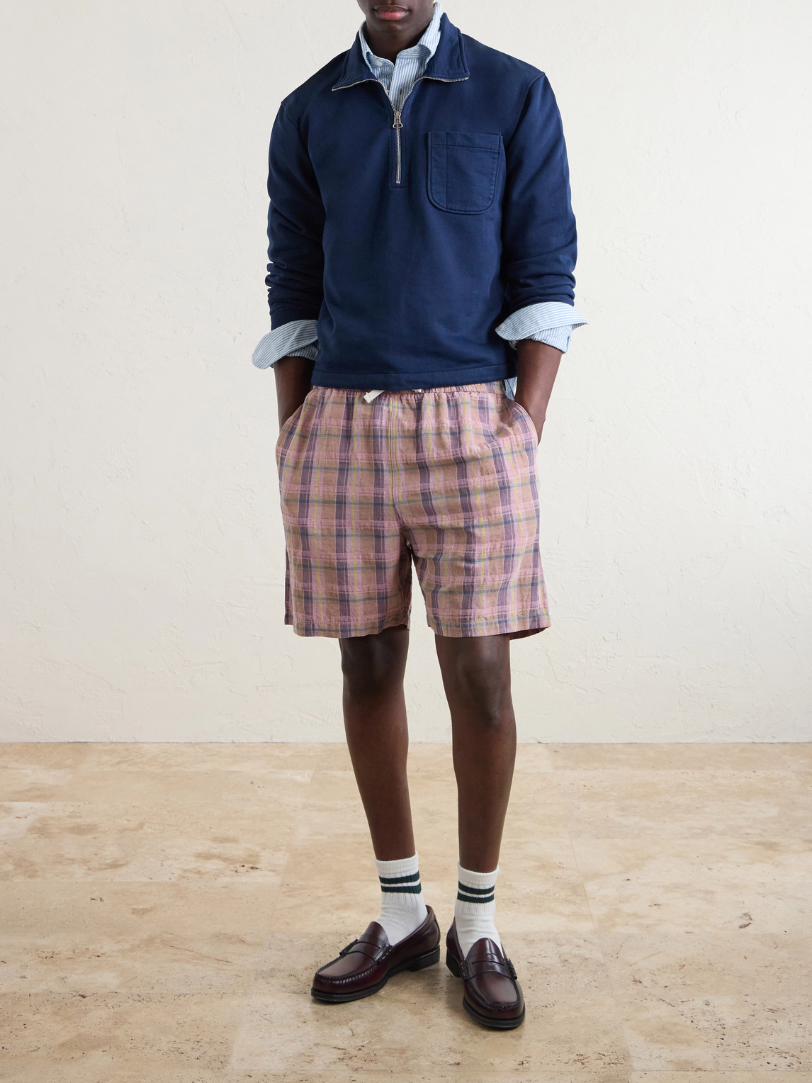 Drake's Straight-Leg Checked Linen And Cotton-Blend Drawstring Shorts - Men | Thumbnail 2 Drake's Straight-Leg Checked Linen And Cotton-Blend Drawstring Shorts - Men | Thumbnail 2