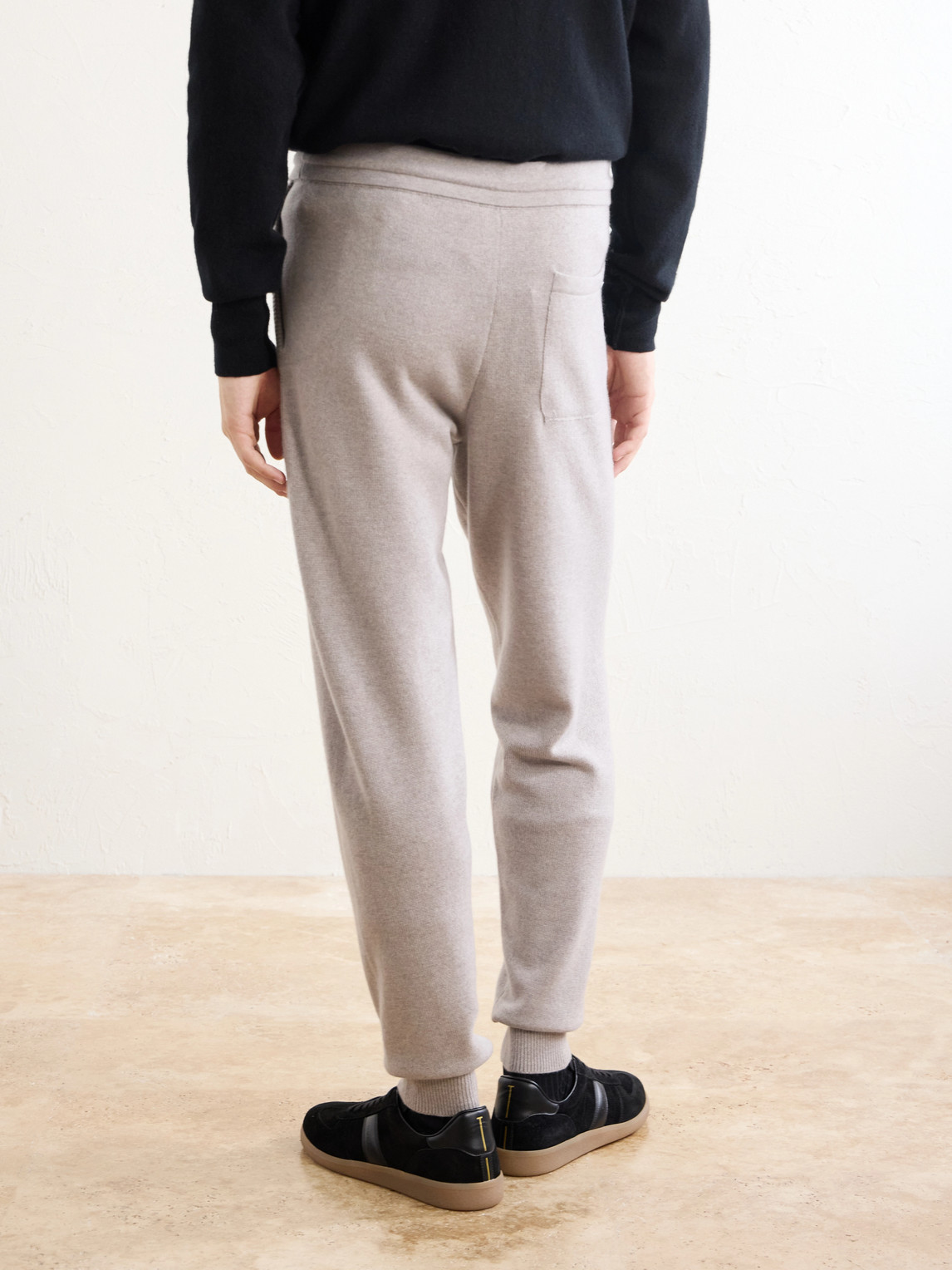 Tapered Drawstring Straight-Leg Cashmere Sweatpants