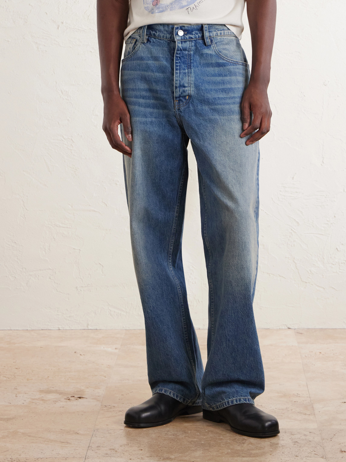 Wide-Leg Jeans
