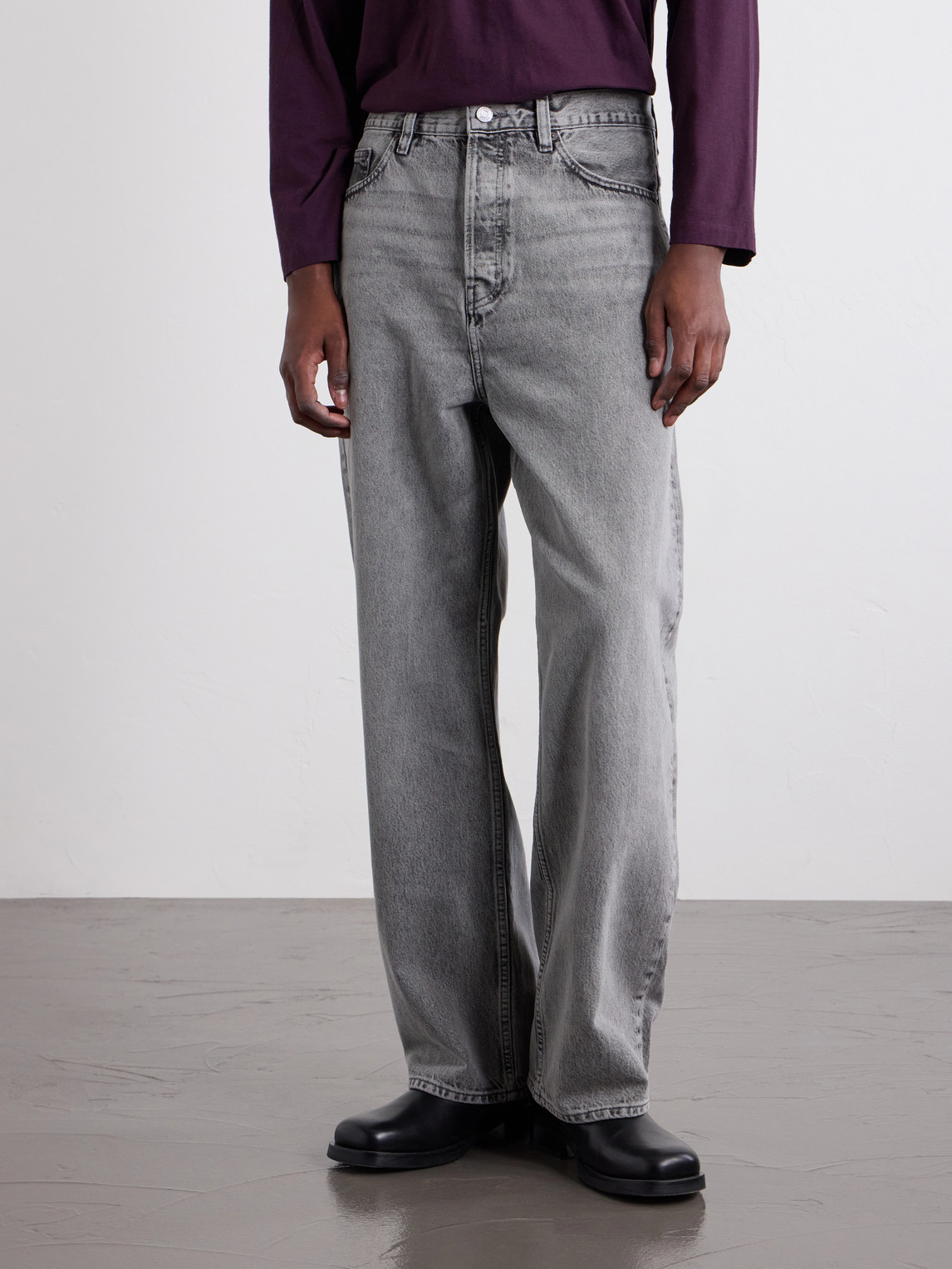 Wide-Leg Jeans