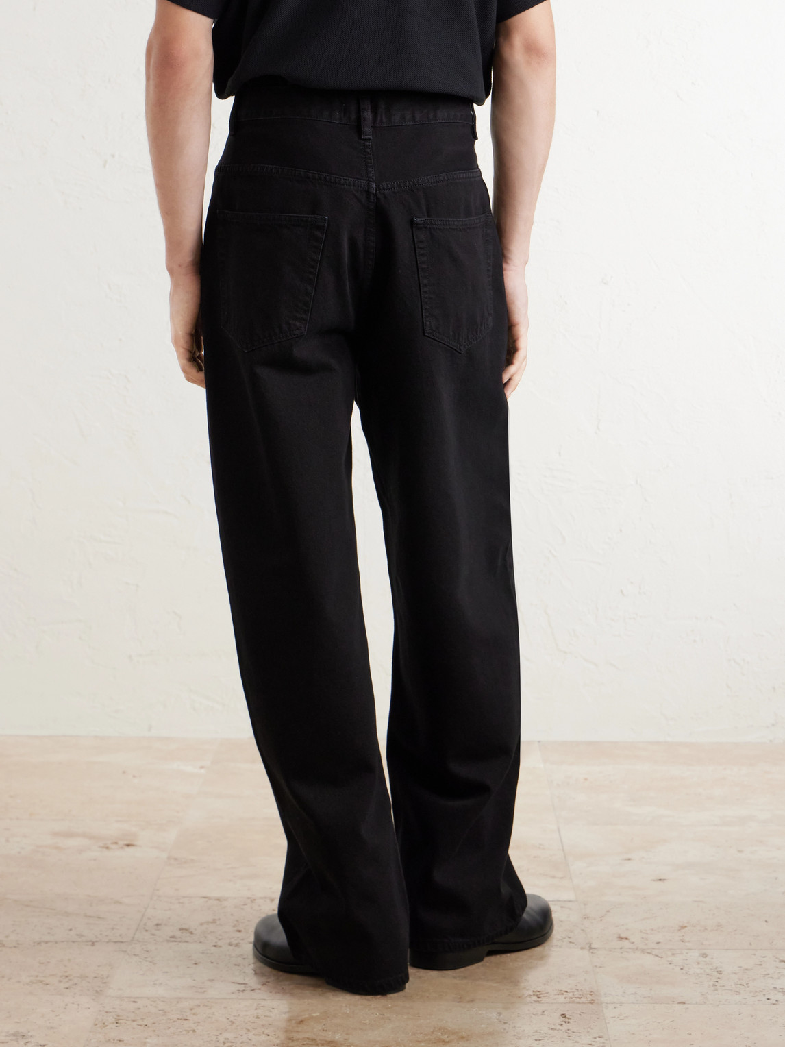 Wide-Leg Jeans