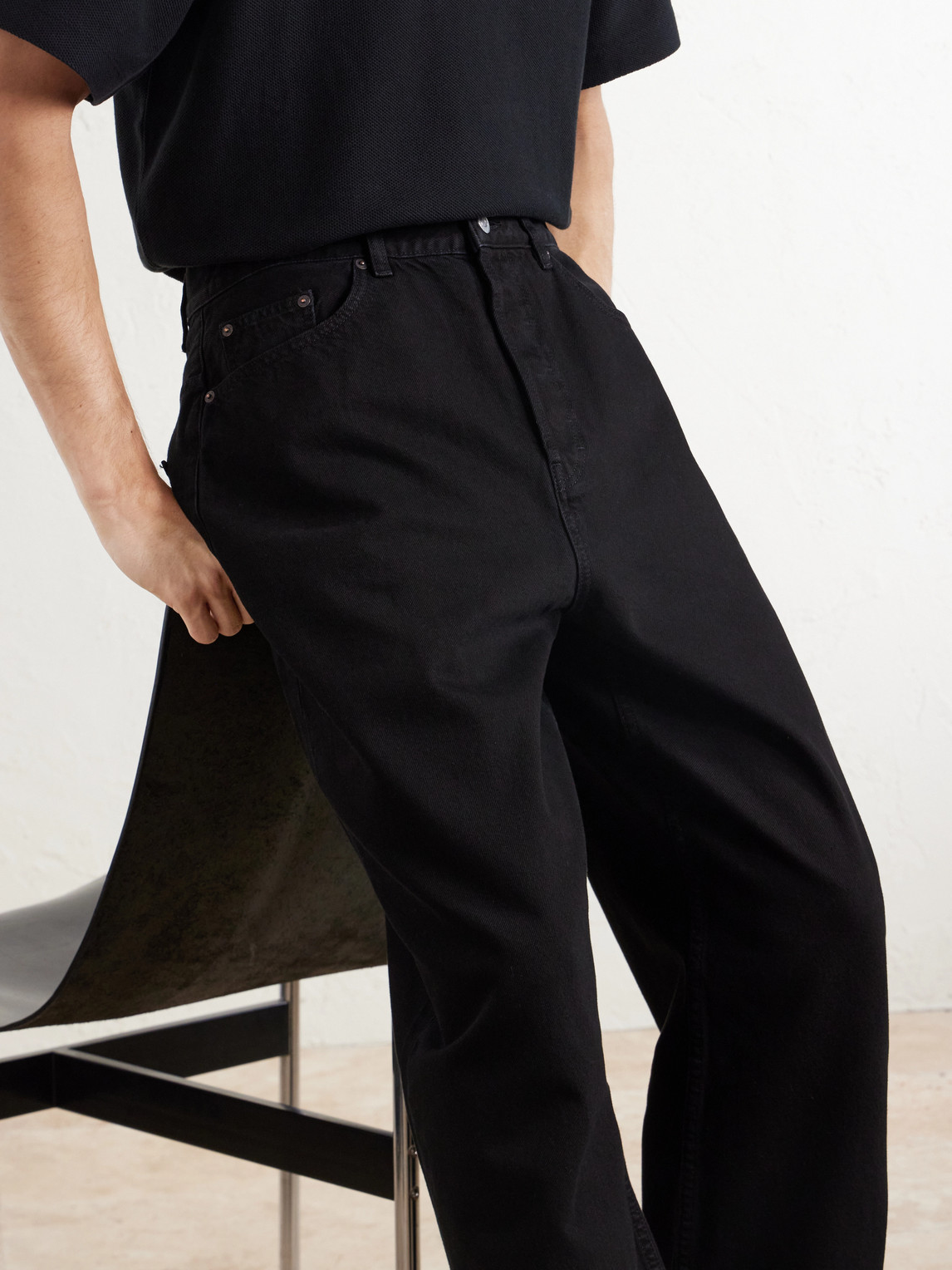 Wide-Leg Jeans