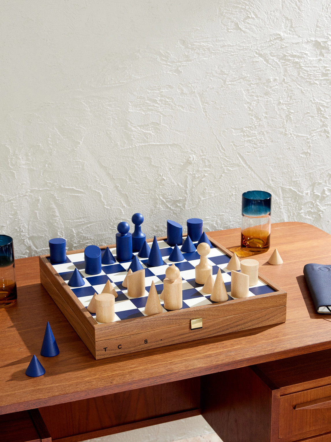 Milos Wood Chess Set — 2