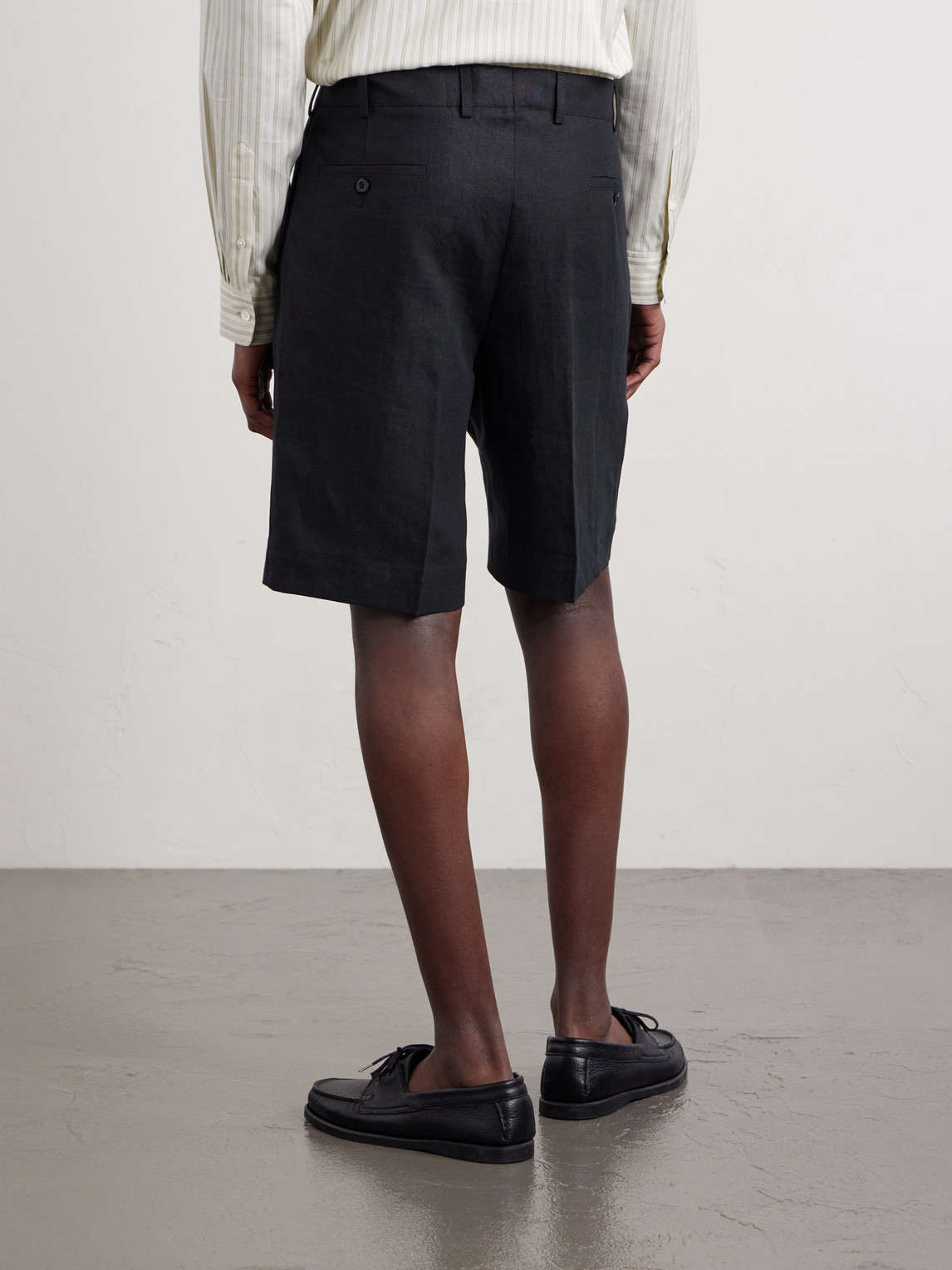  Rubinacci - Straight-leg Pleated Linen Shorts - Men - Black - It 44 