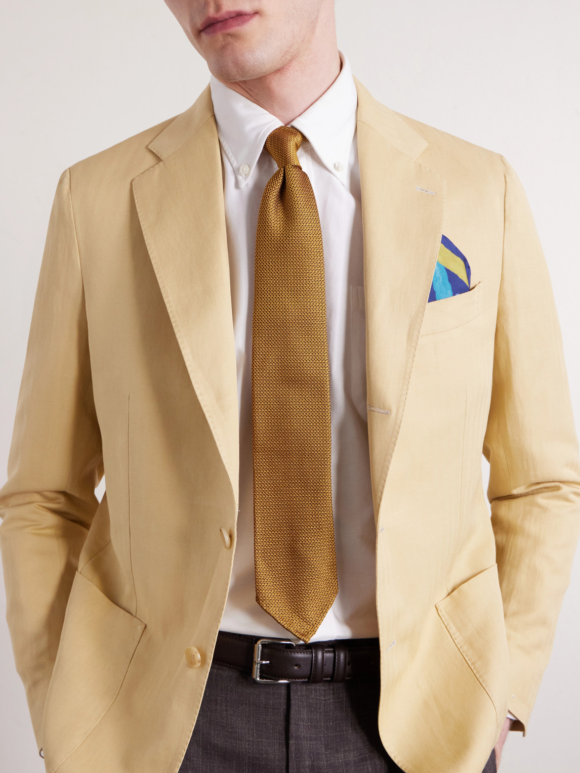 https://www.mrporter.com/variants/images/46376663163094013/ou/w1000.jpg