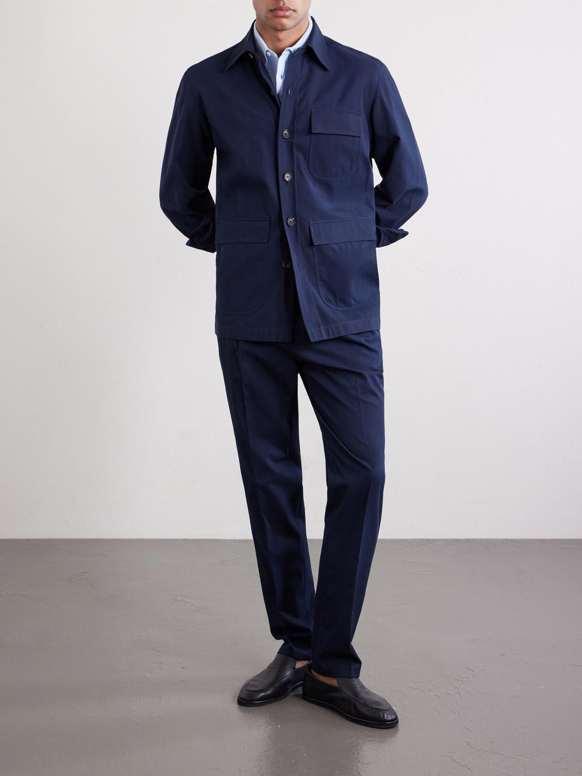 https://www.mrporter.com/variants/images/46376663163094058/ou/w1000.jpg