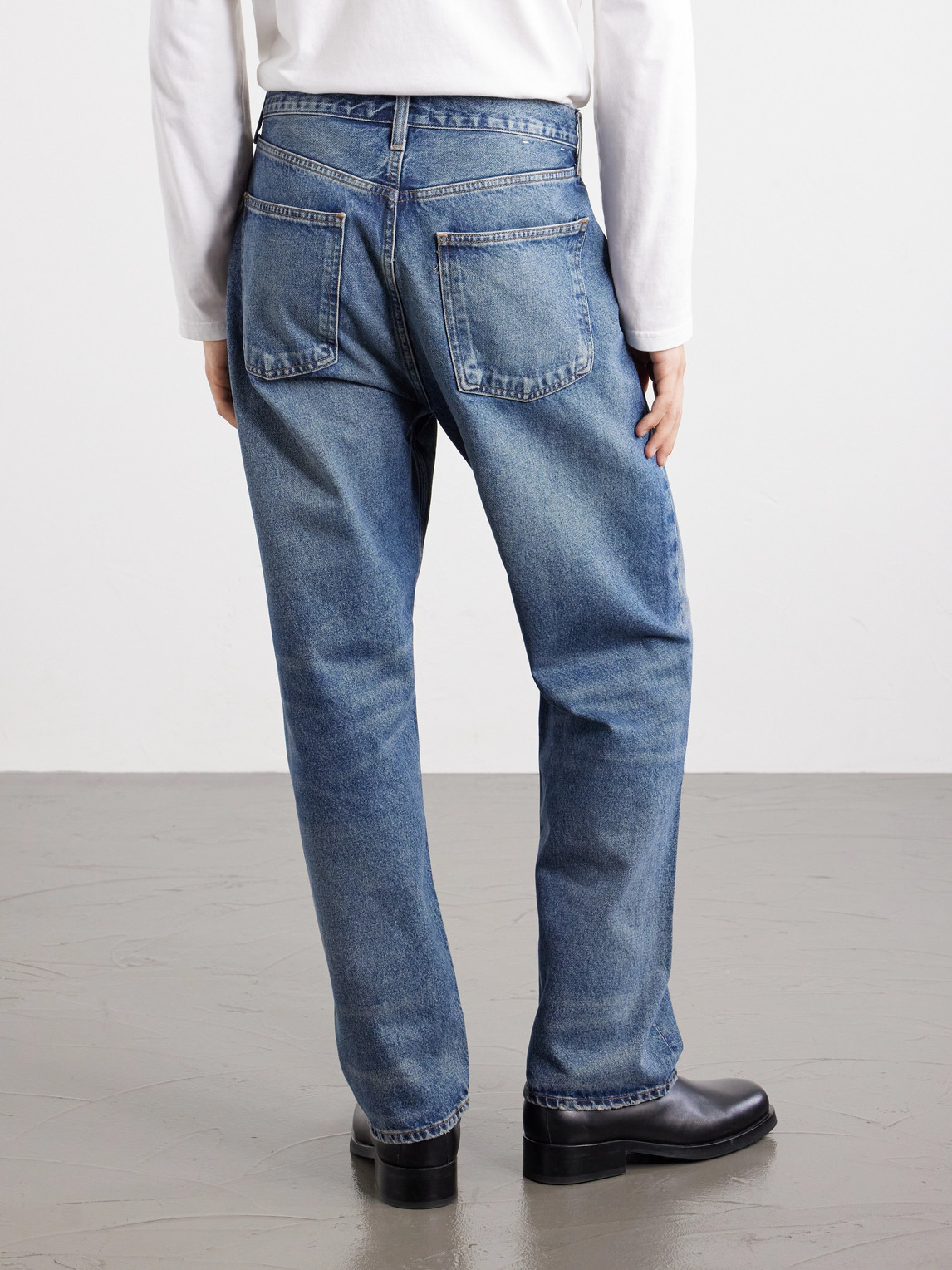 90'S Straight-Leg Jeans