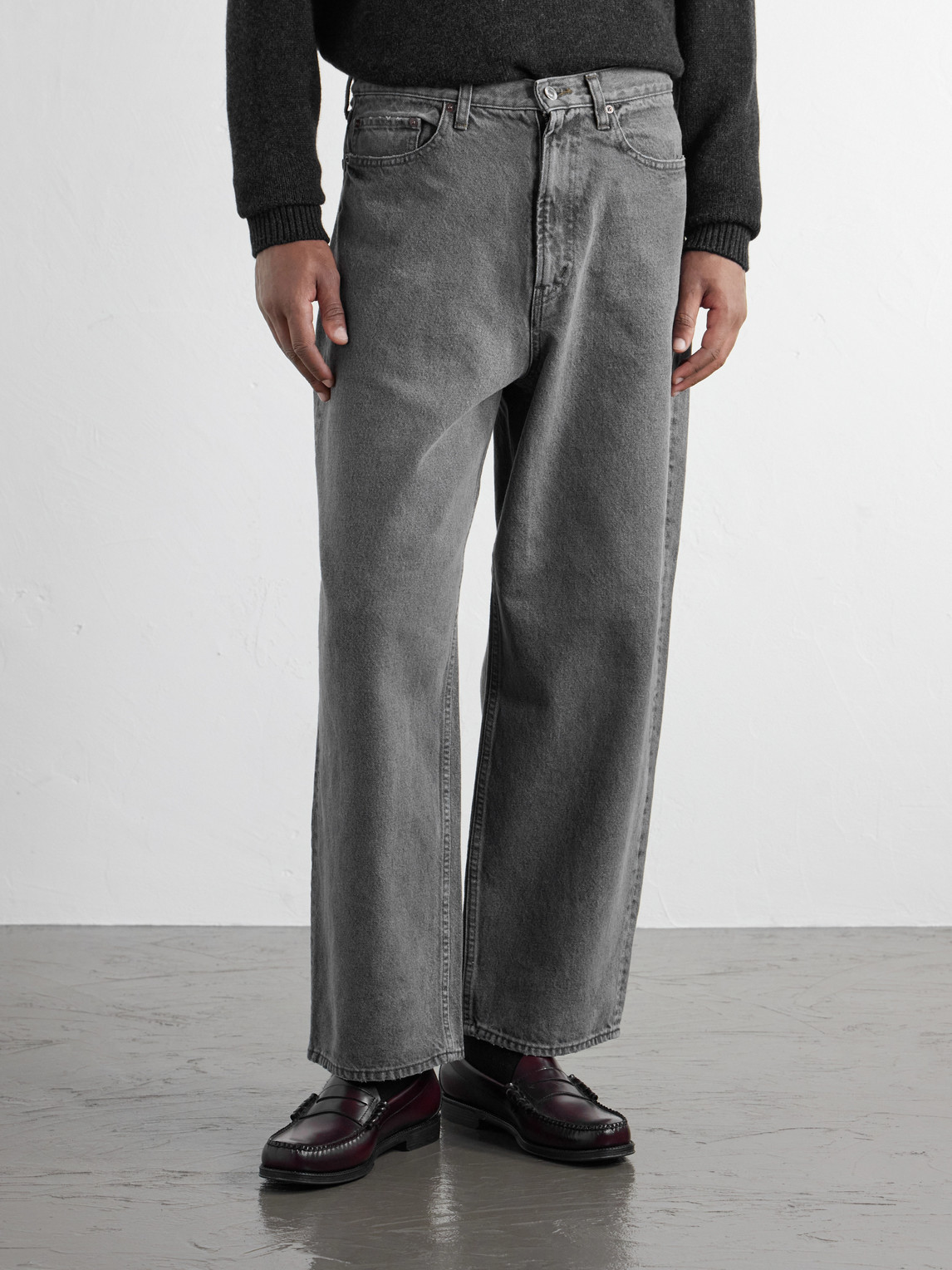 Wide-Leg Jeans