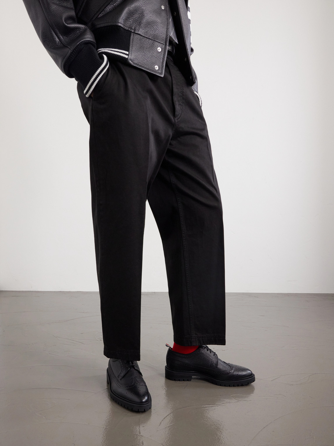 Thom Browne Longwing Pebble-grain Leather Brogues In Black