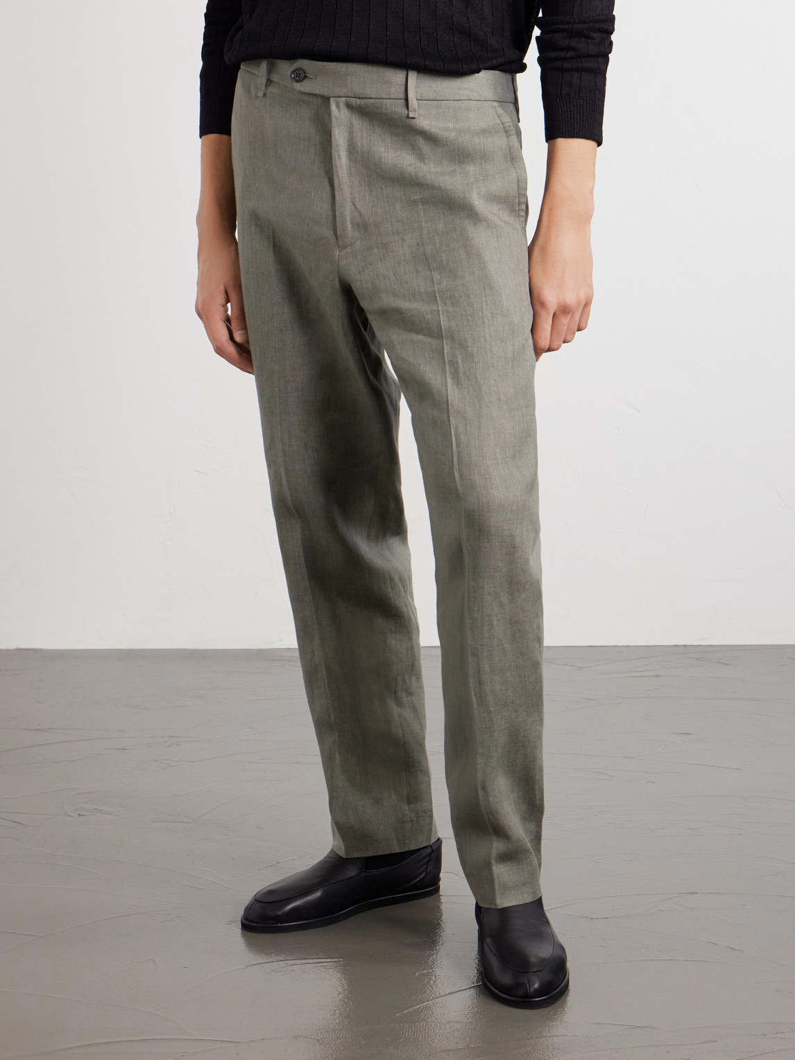 Evan Straight-Leg Pleated Linen Trousers