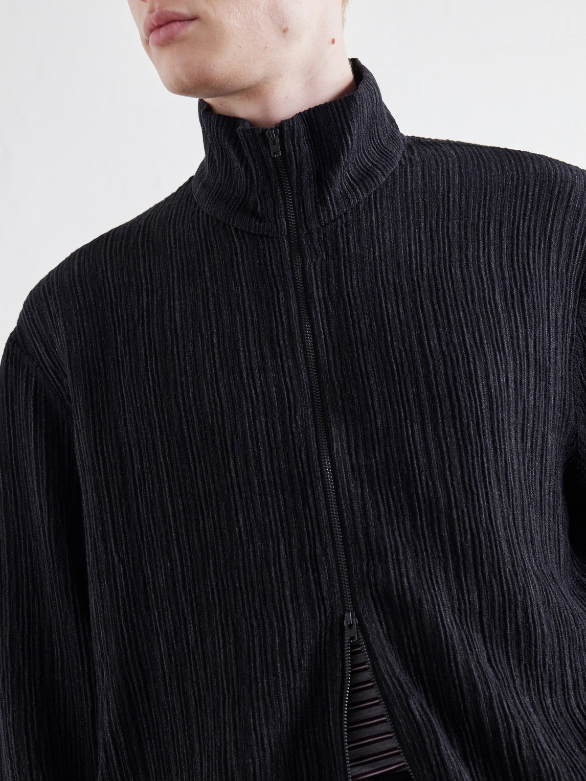 Shrunken Plissé-Jersey Zip-Up Cardigan