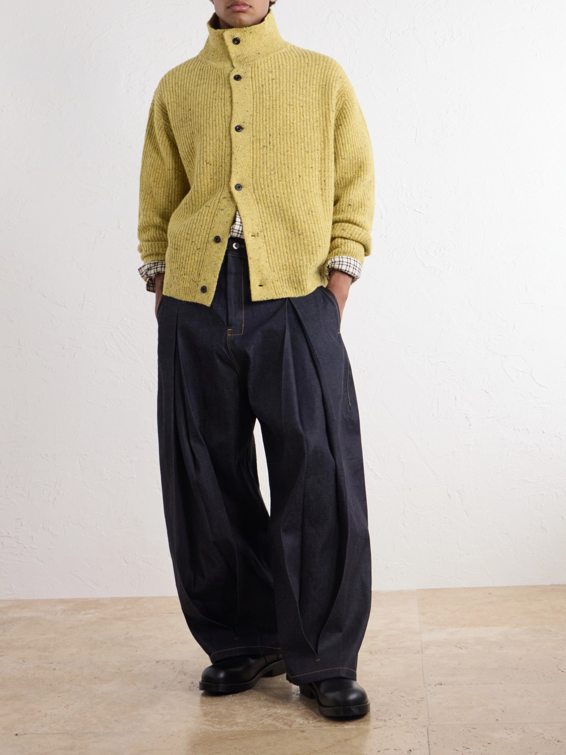 Barrel-Leg Pleated Jeans