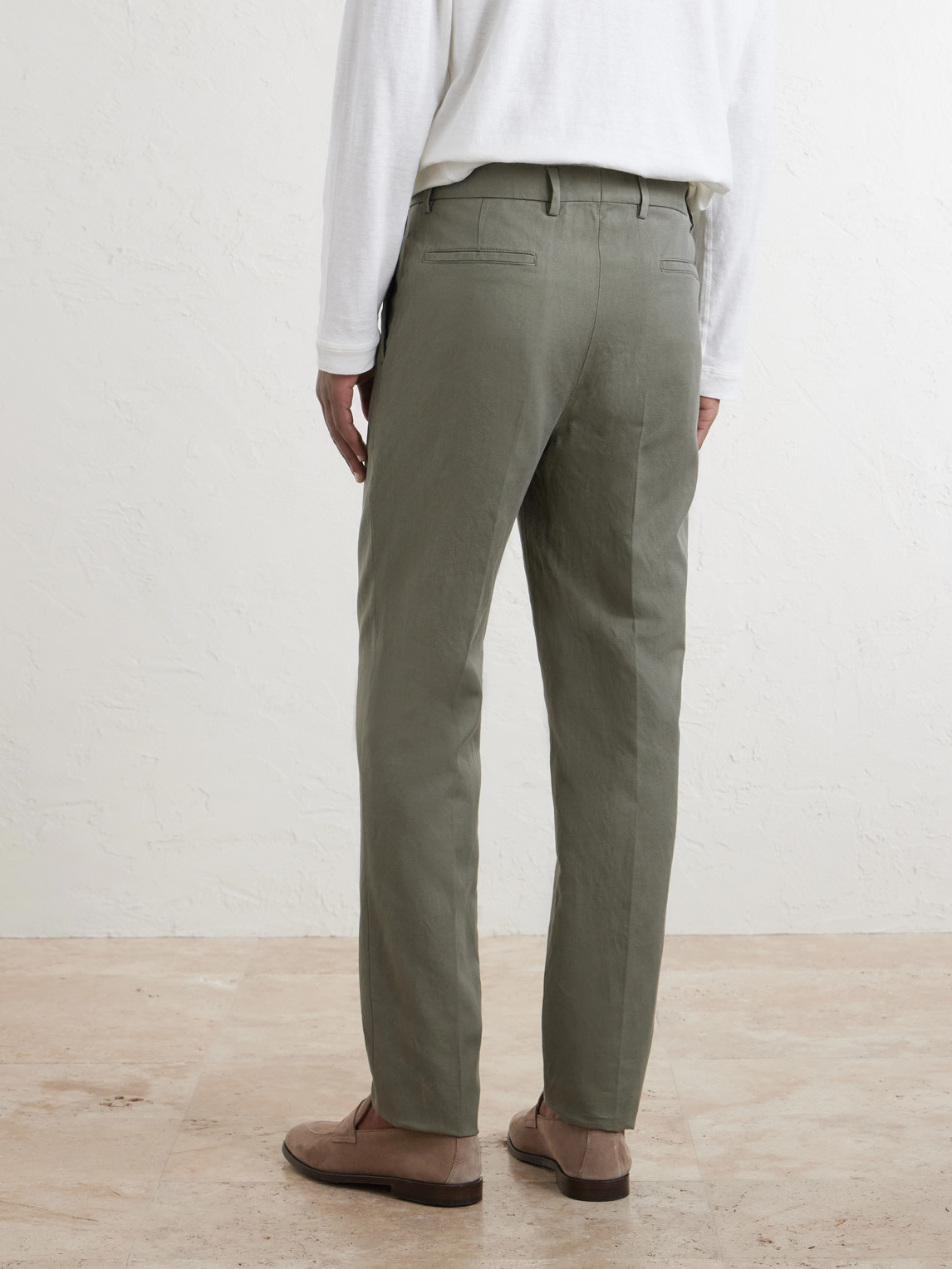 Straight-Leg Pleated Cotton And Linen-Blend Trousers