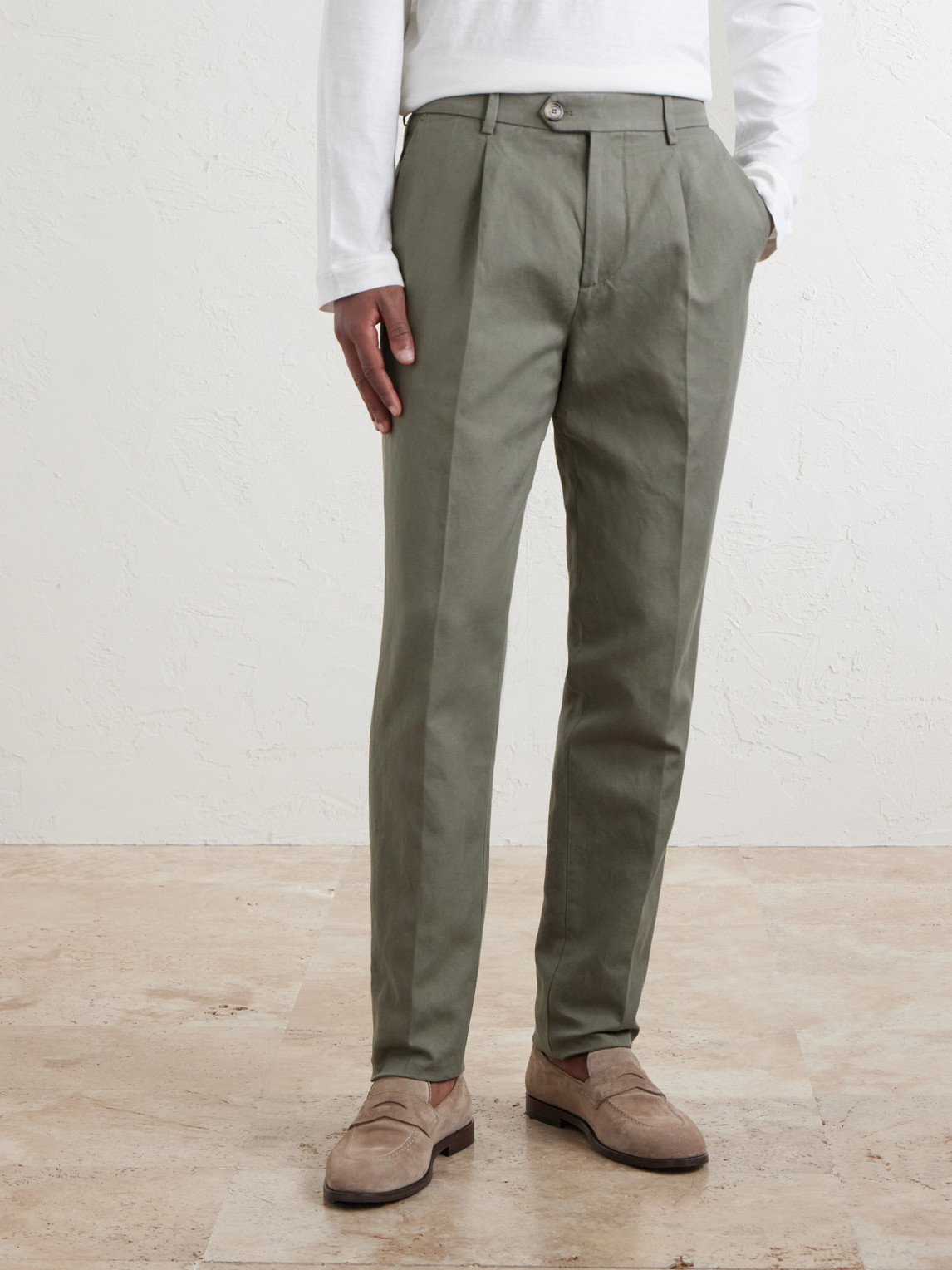 Straight-Leg Pleated Cotton And Linen-Blend Trousers