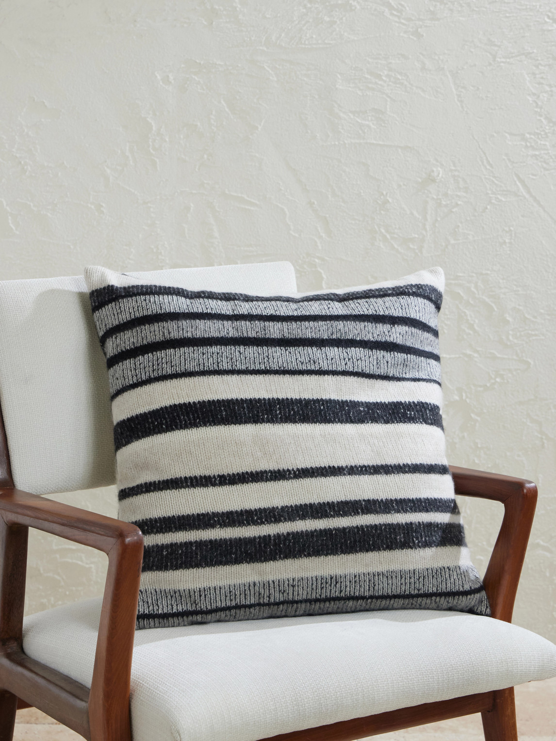 The Elder Statesman Striped Knitted Cashmere Pillow In Black