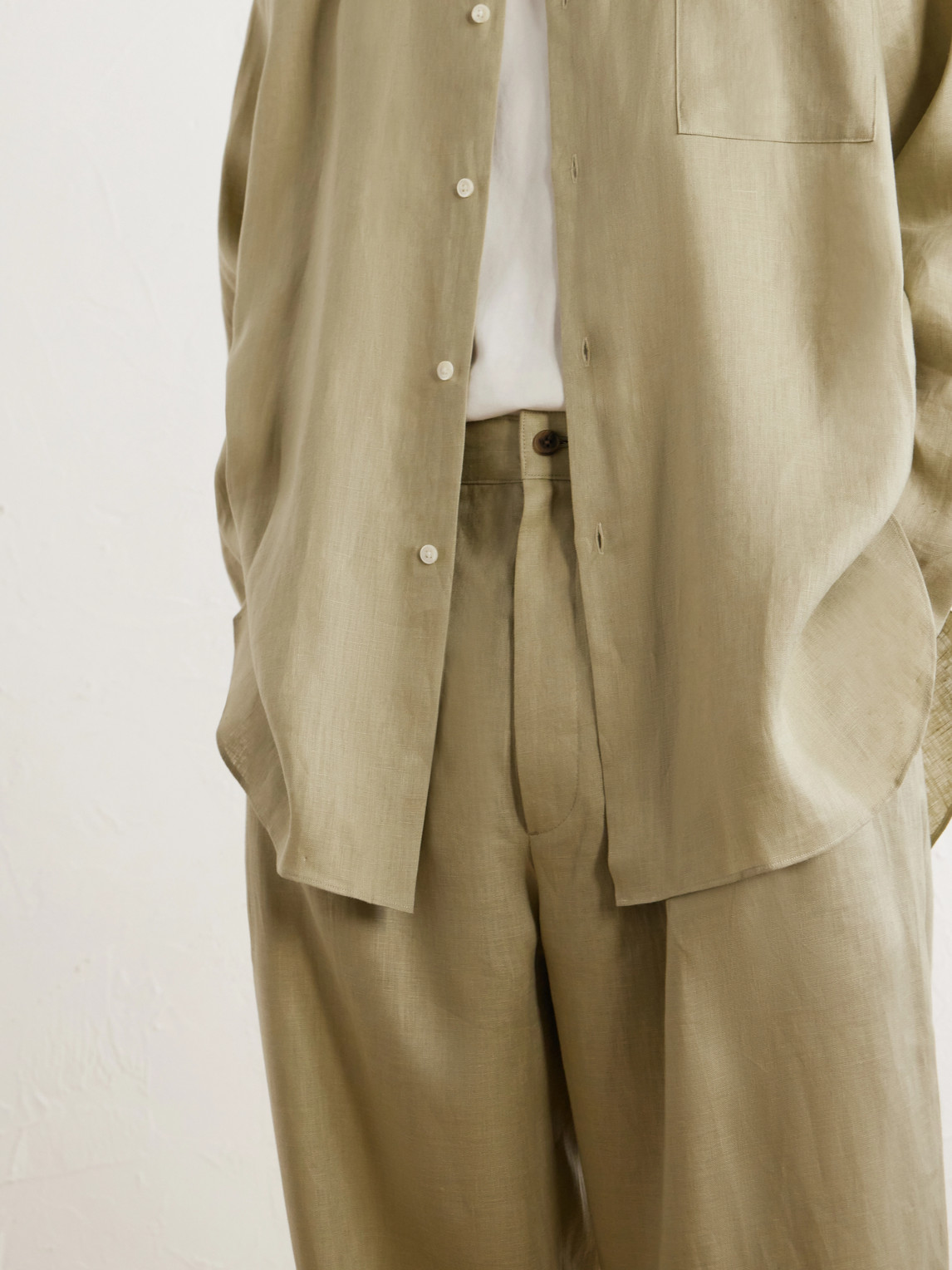 Wide-Leg Pleated Linen Trousers